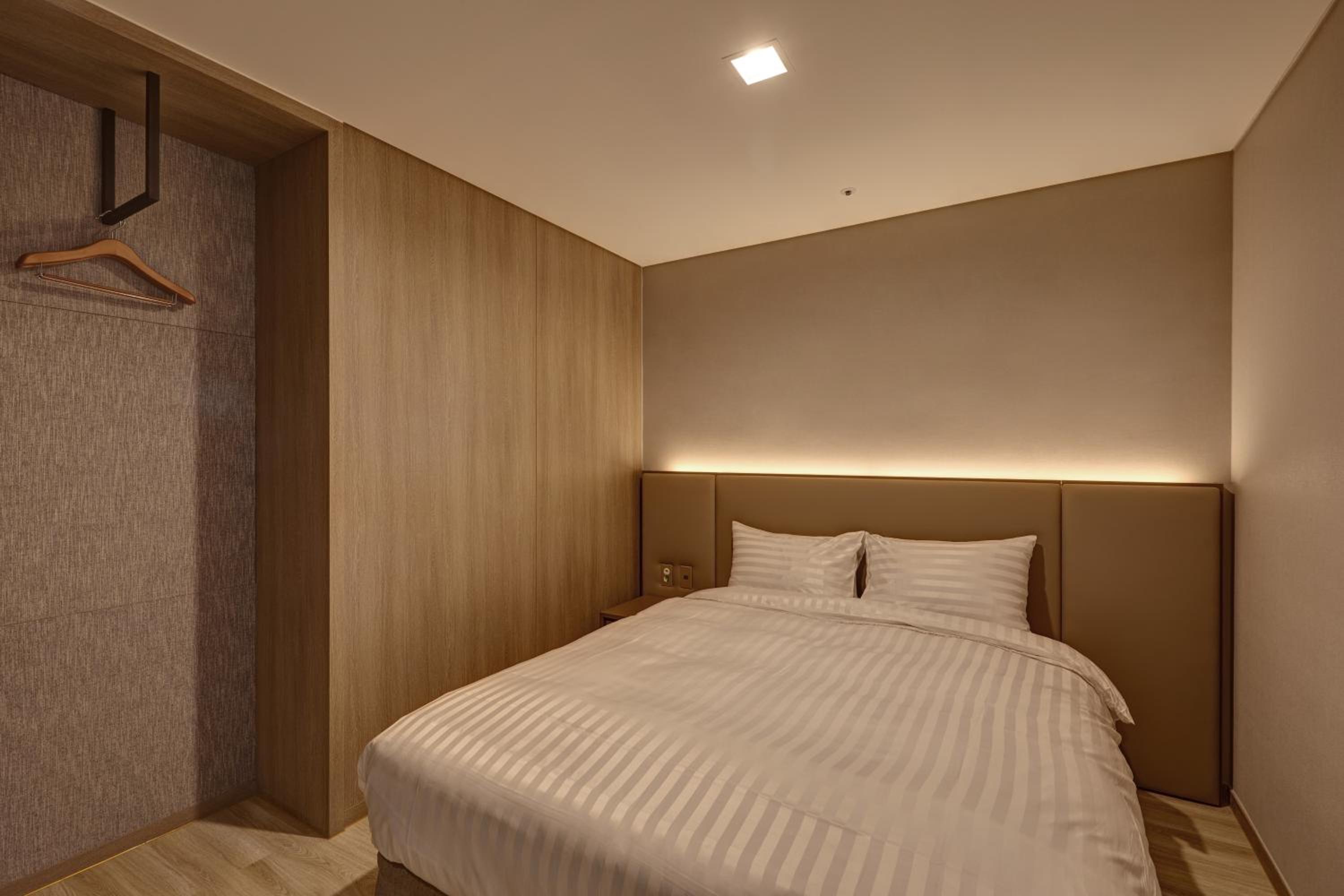 Resort Suite (With Kitchenette) - Photo 1