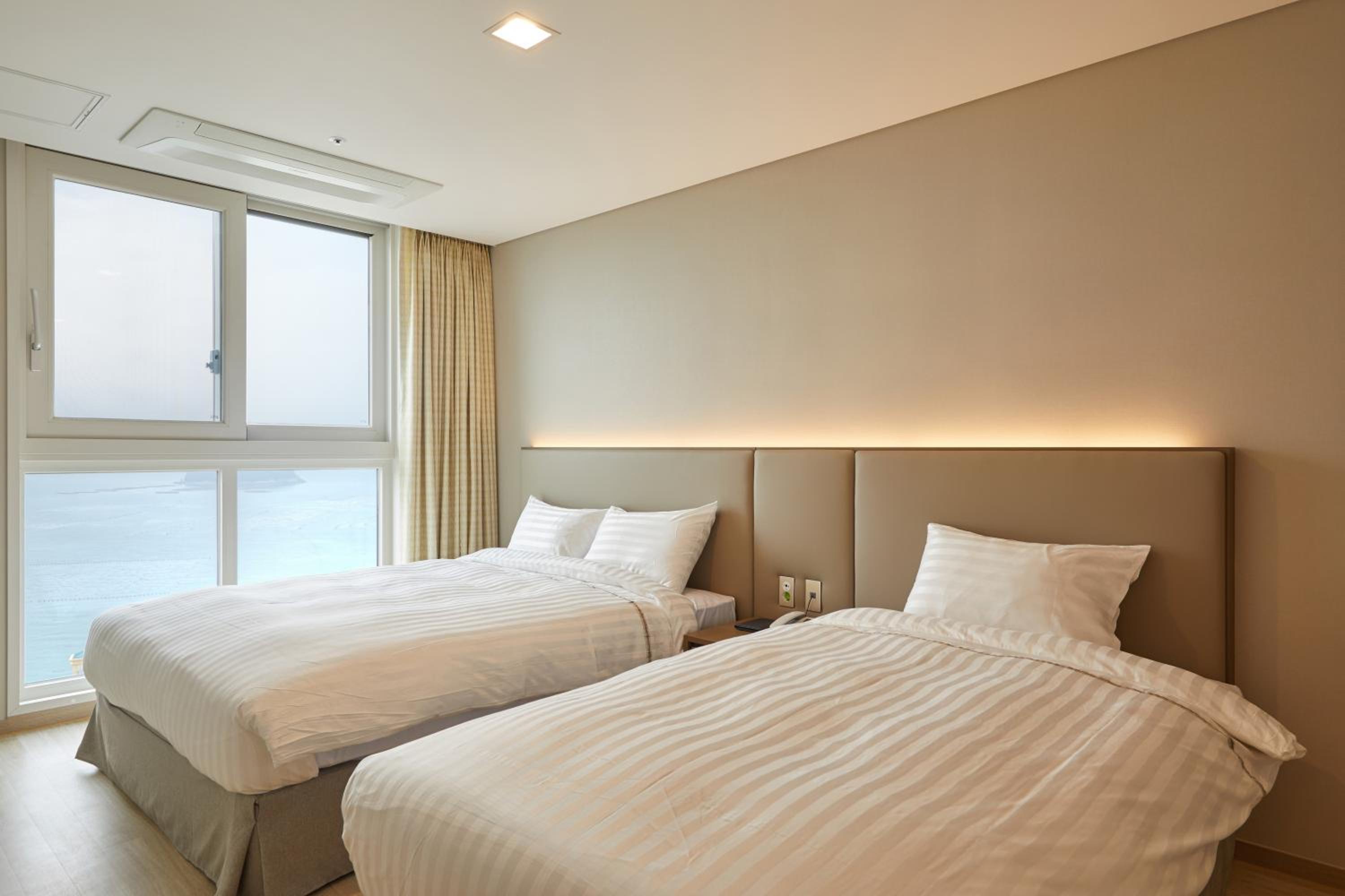 Resort Suite (With Kitchenette,Ocean View) - Photo 4