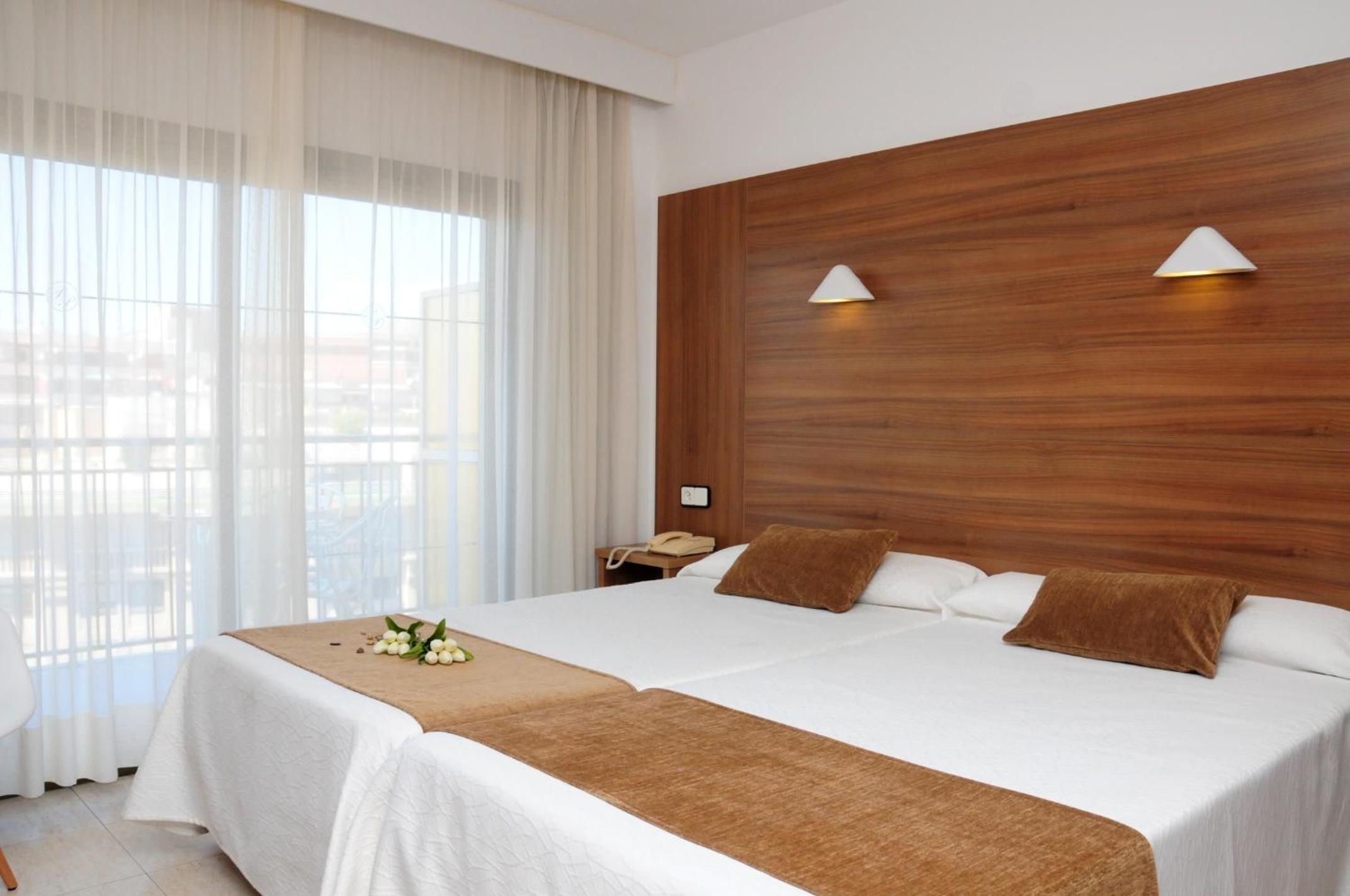 Single Room with Balcony photo 3