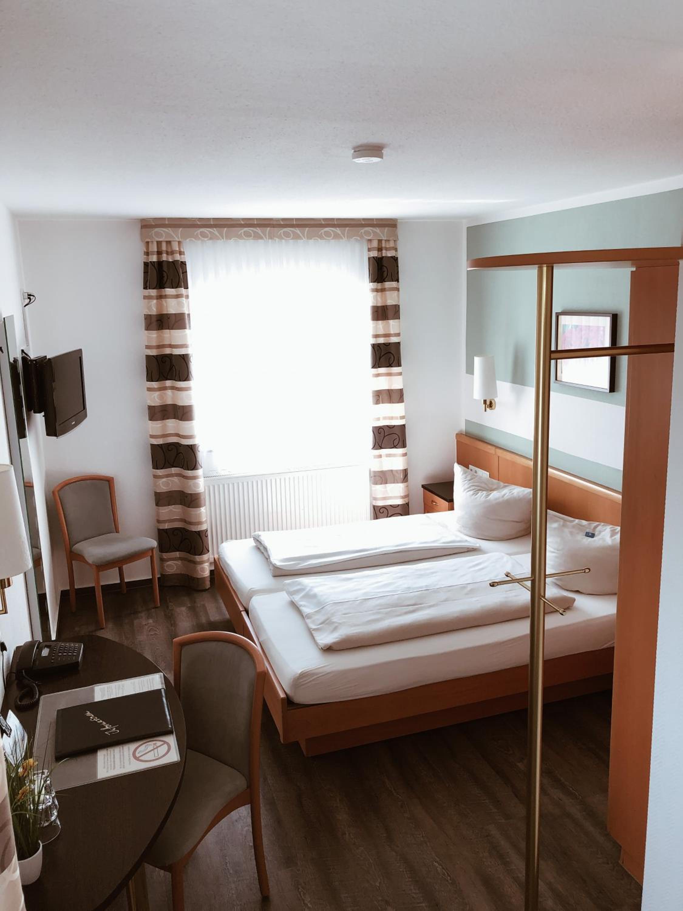 Double Room with Private Bathroom - Photo 4