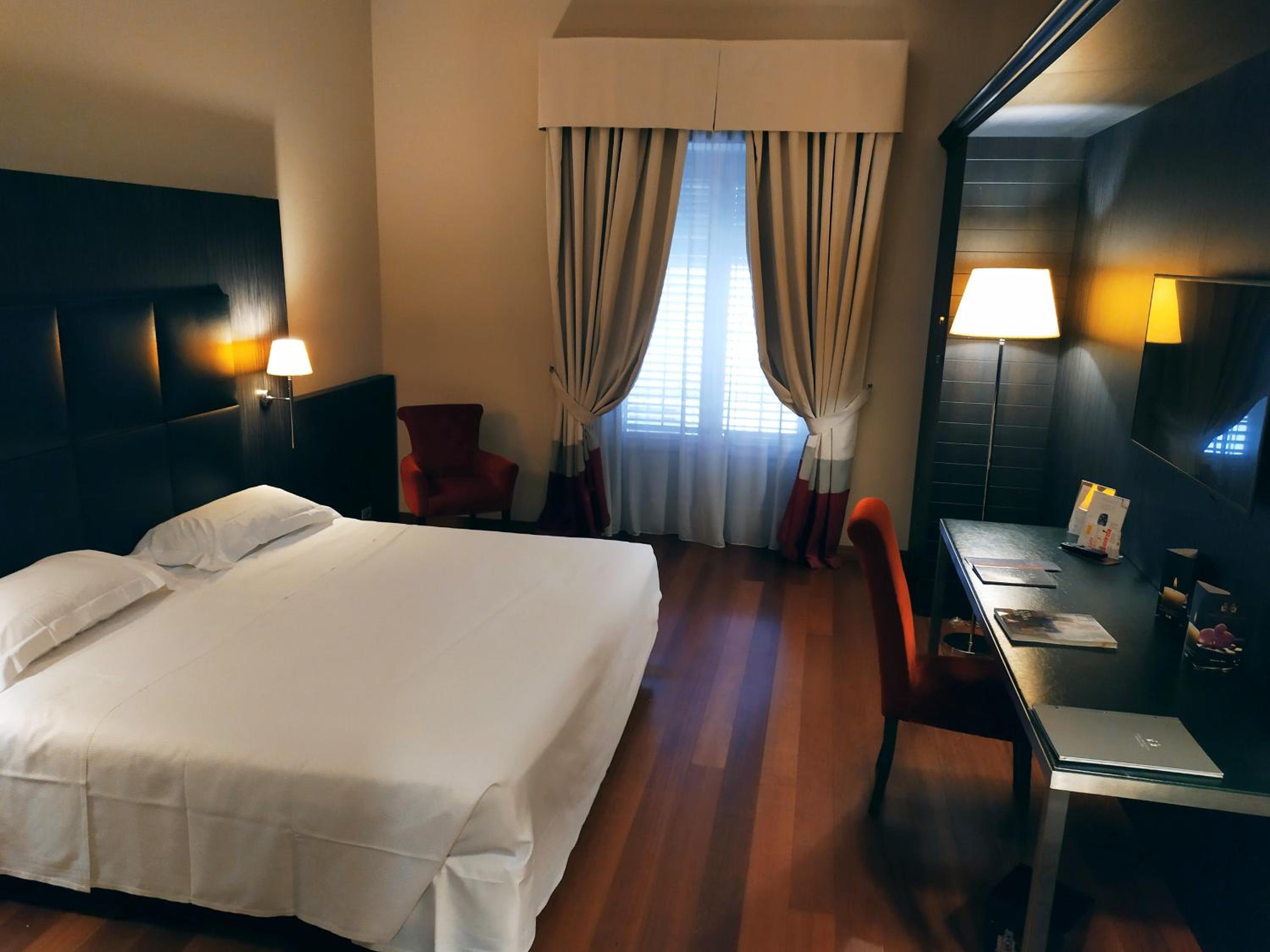 Superior Double or Twin Room - Photo 8