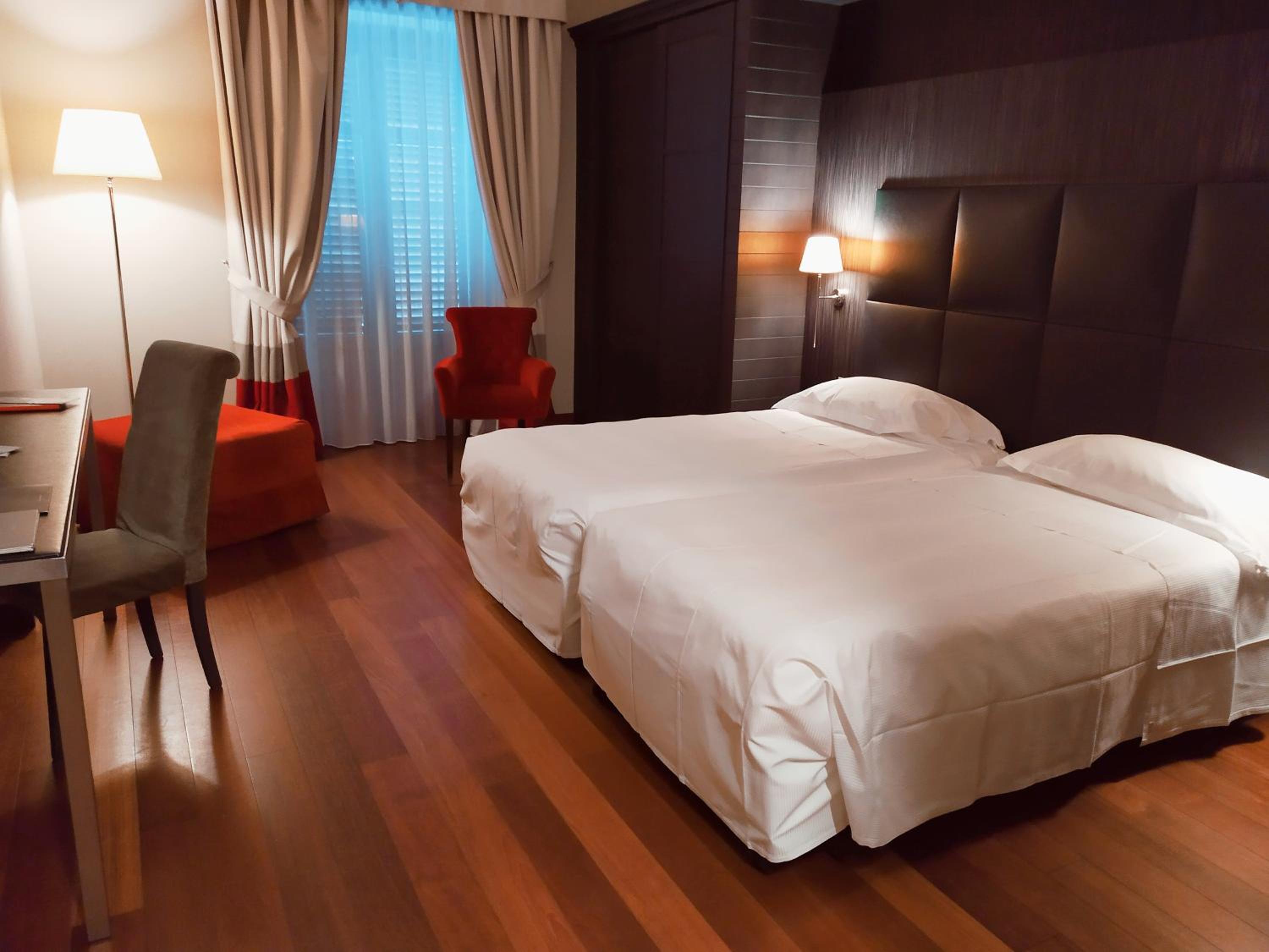 Superior Double or Twin Room - Photo 9