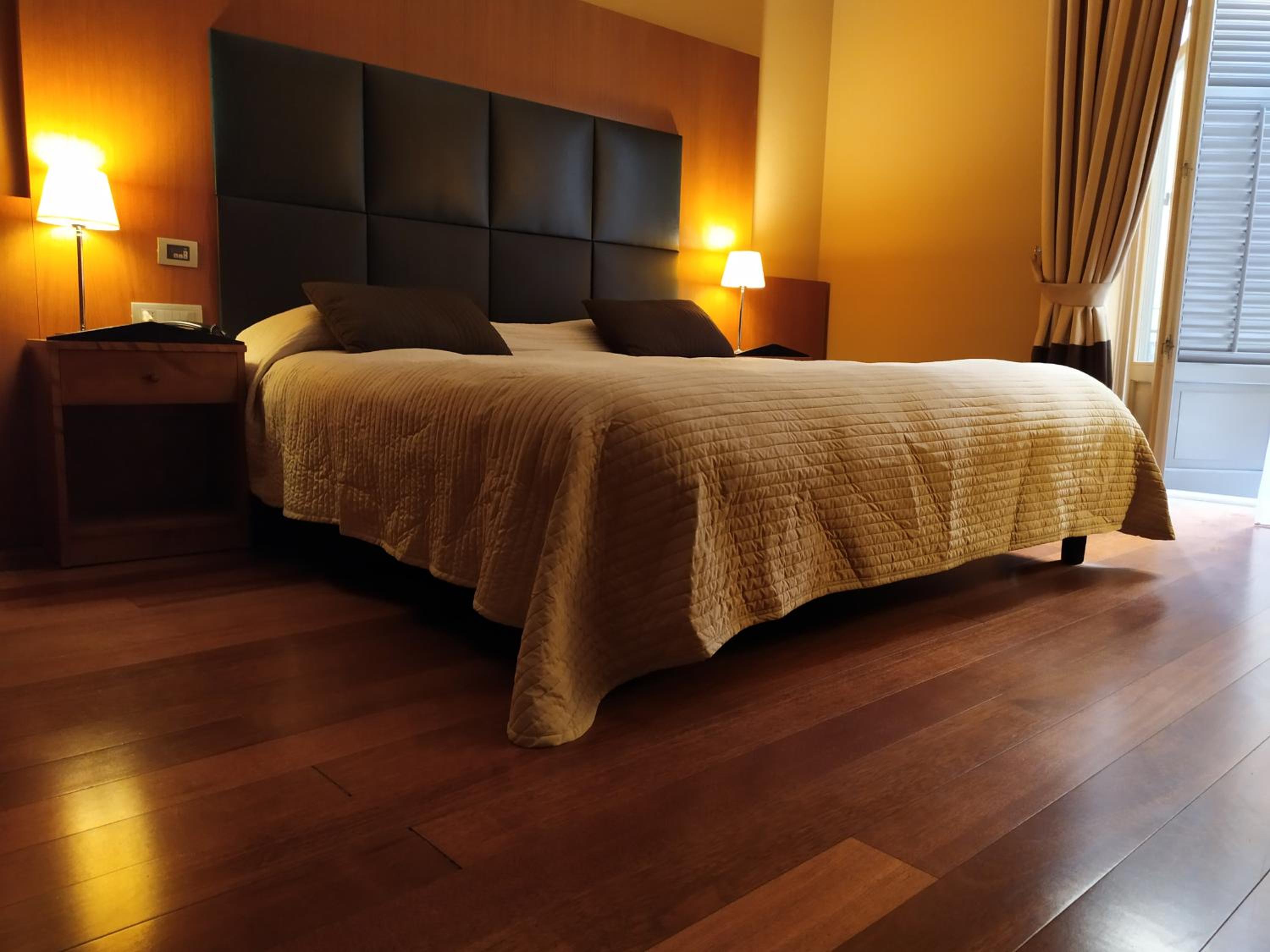 Suite - Photo 10