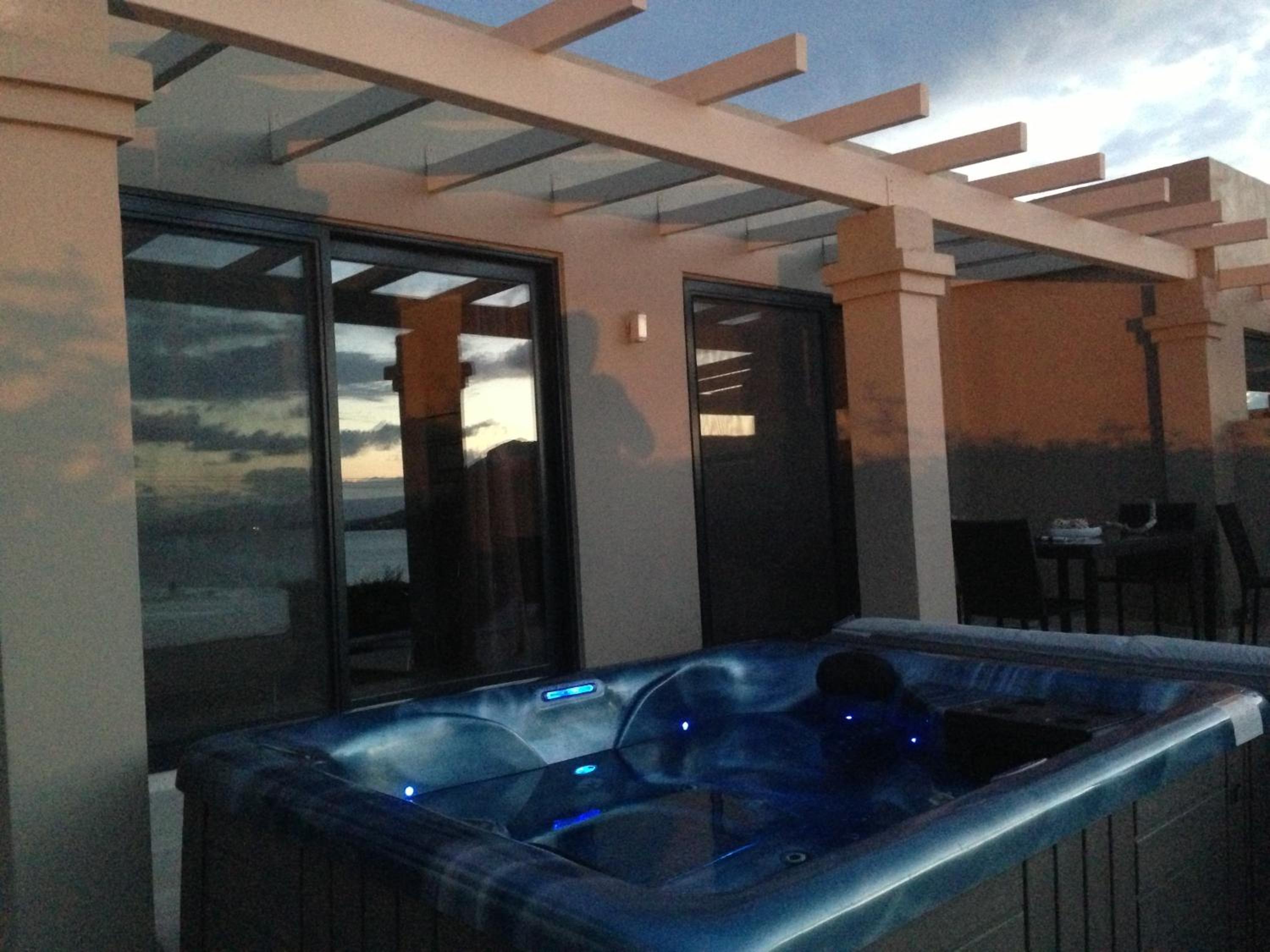Family Suite Sea View with Hot Tub photo 2
