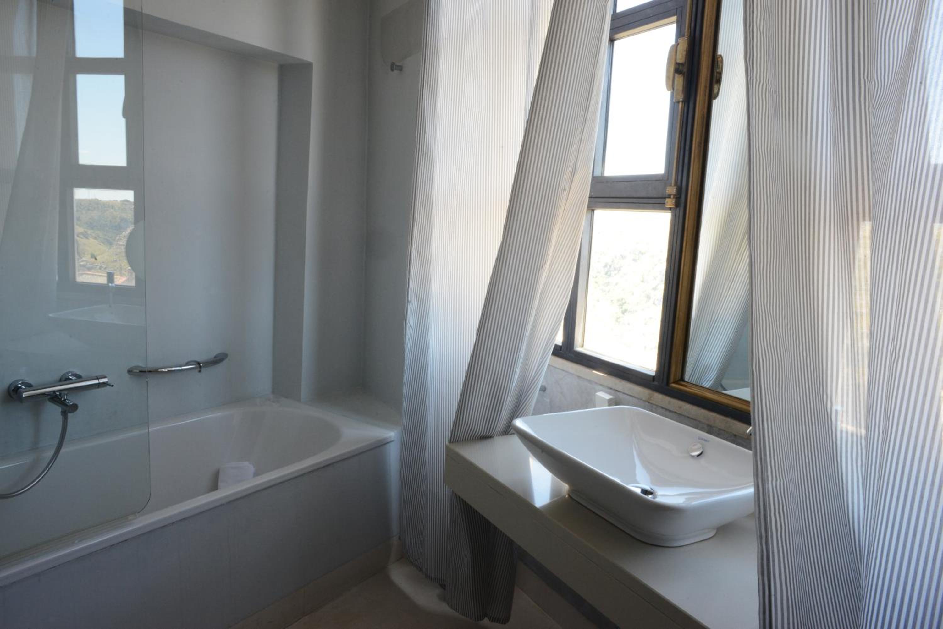 Suite - Photo 8
