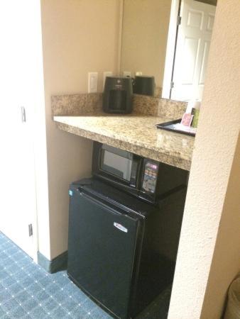 King Studio Suite - Non-Smoking - Photo 3