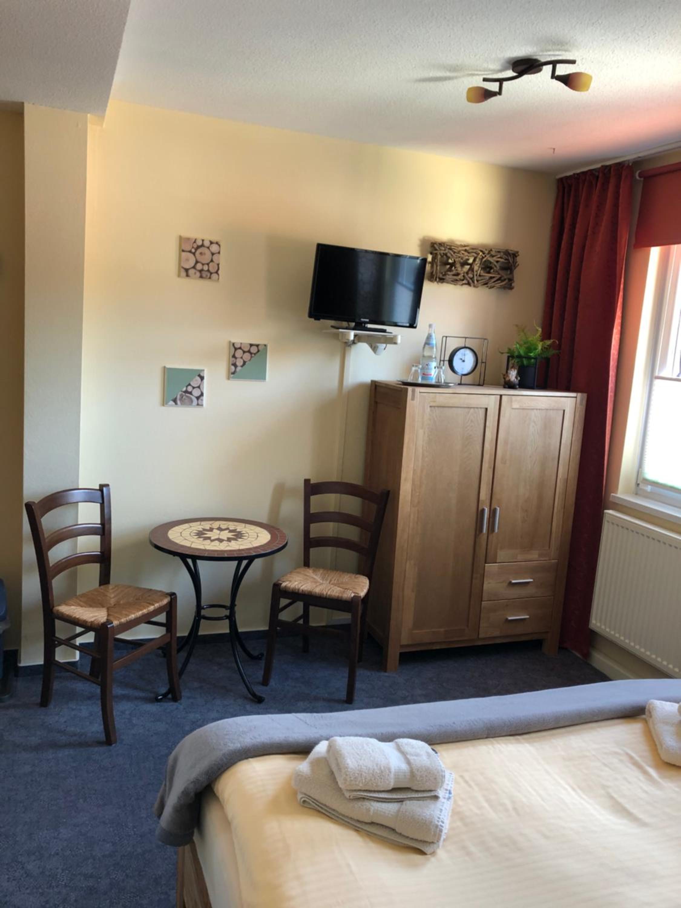 Double Room with Private Bathroom photo 3