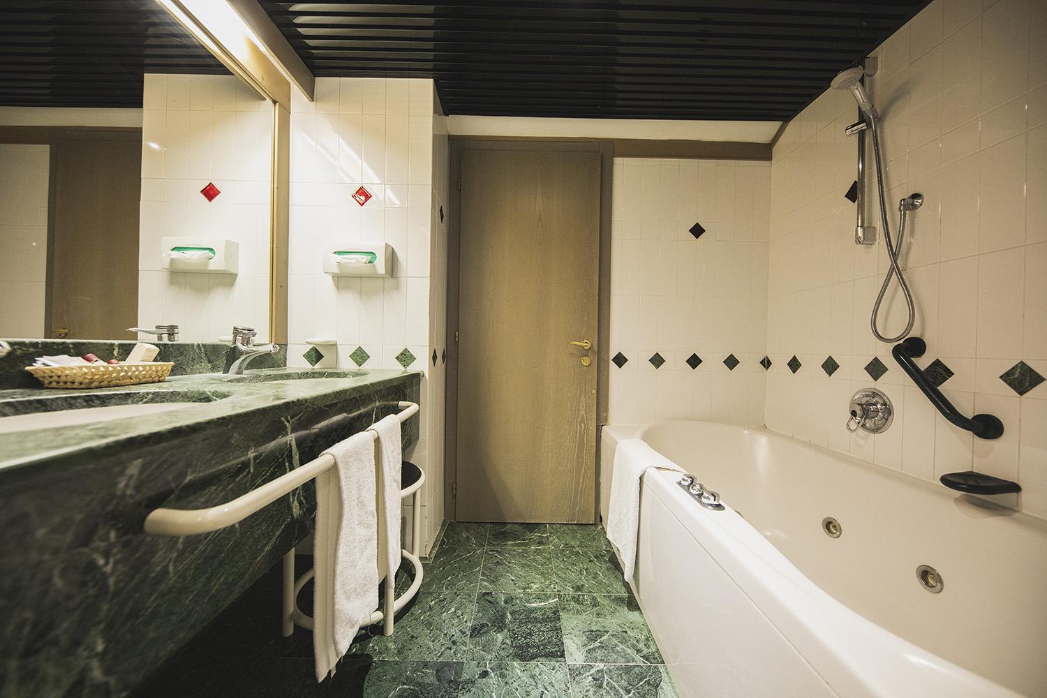 Triple Room with Balcony - Photo 4