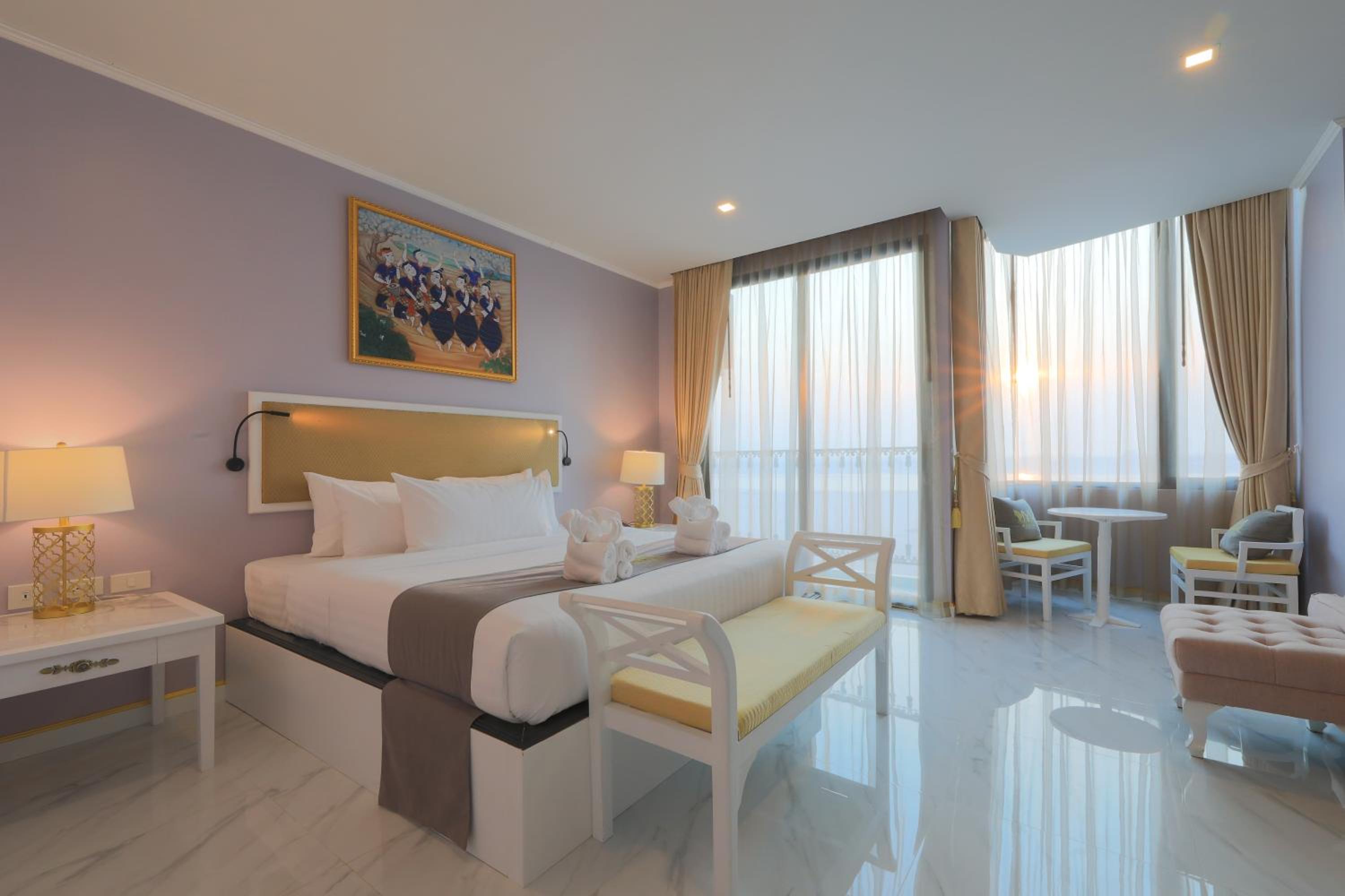 Deluxe Double or Twin Room photo 2