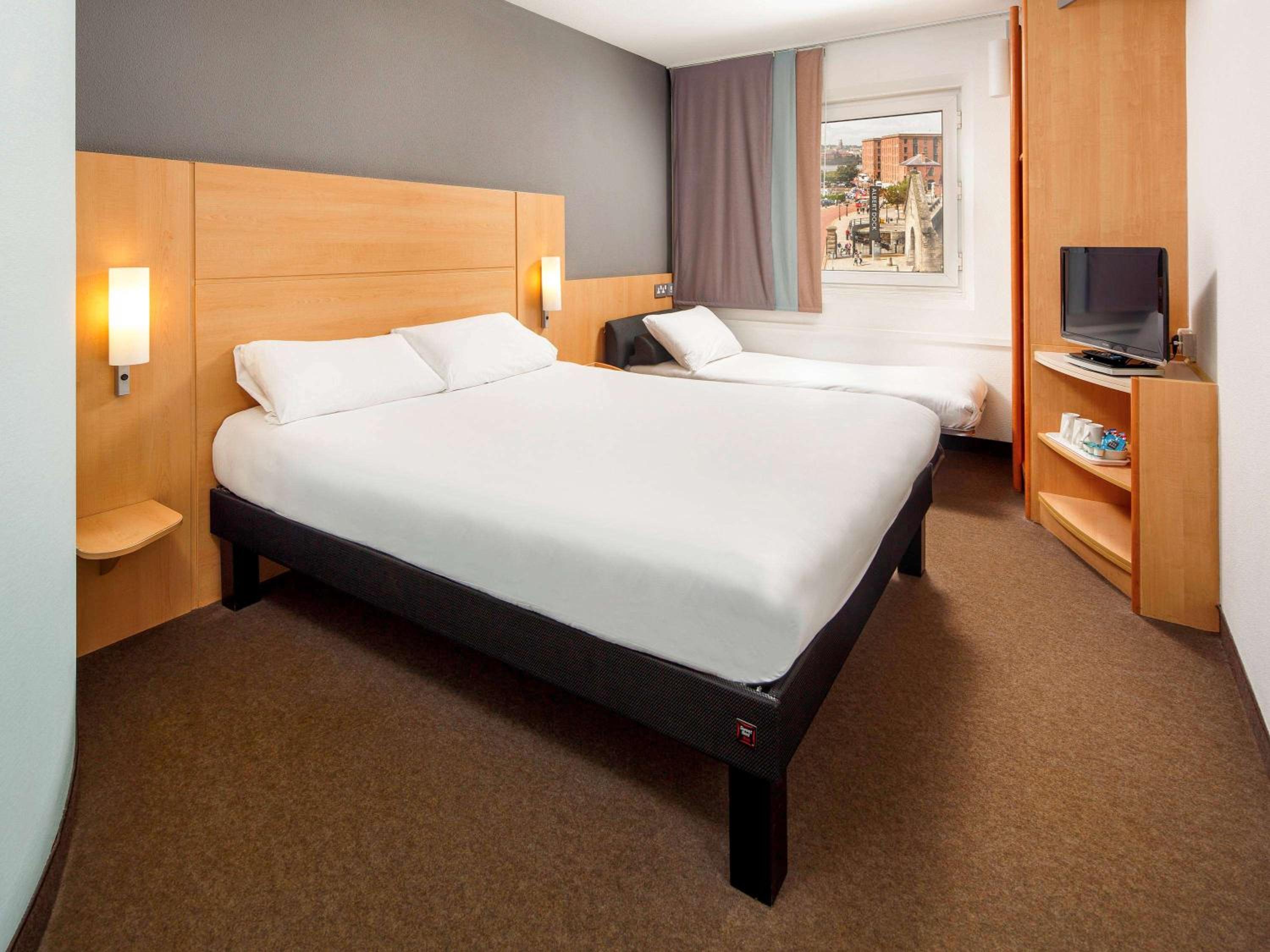 Family Room with One Double Bed and One Single Bed - Photo 7