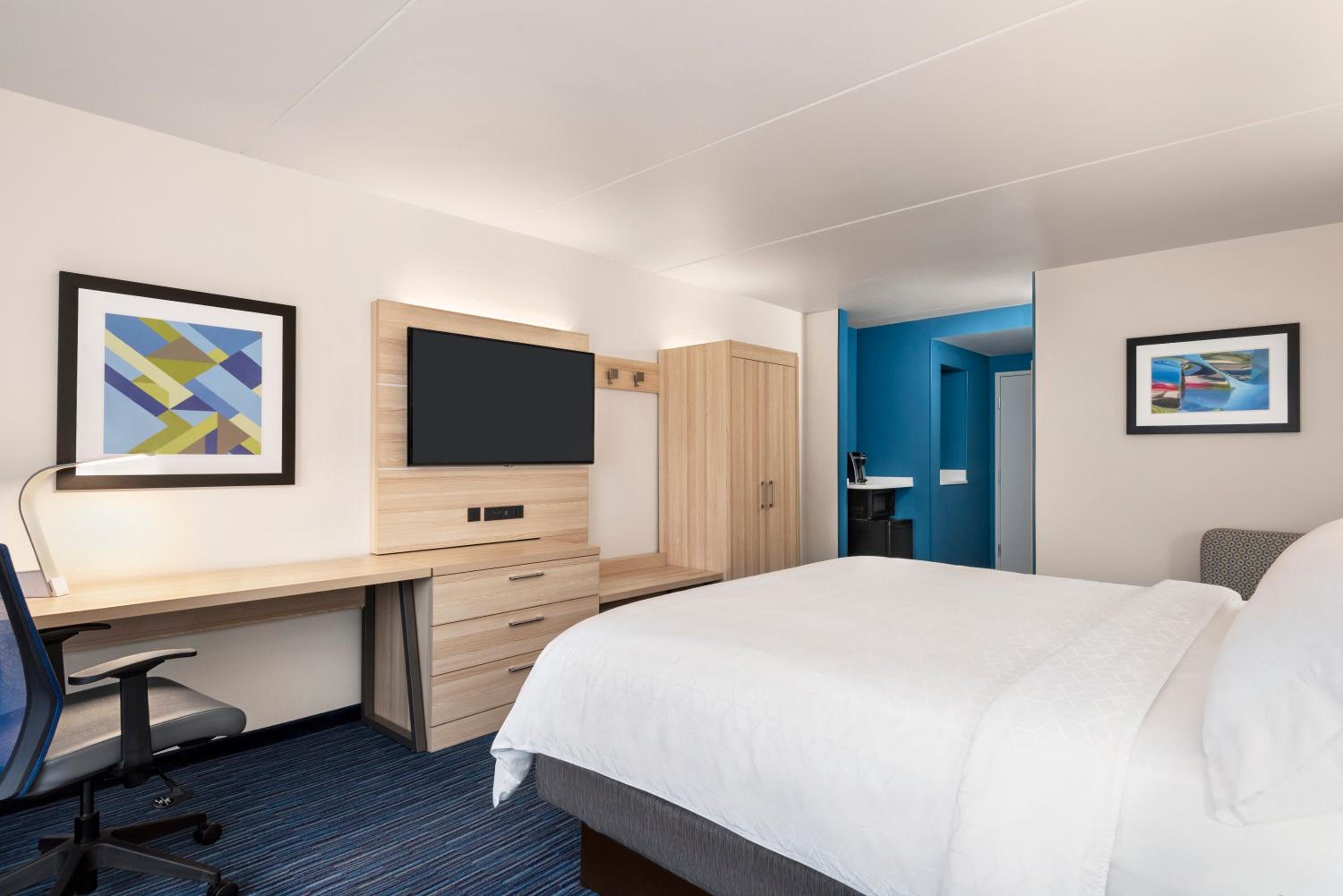 Standard King Room - Photo 2