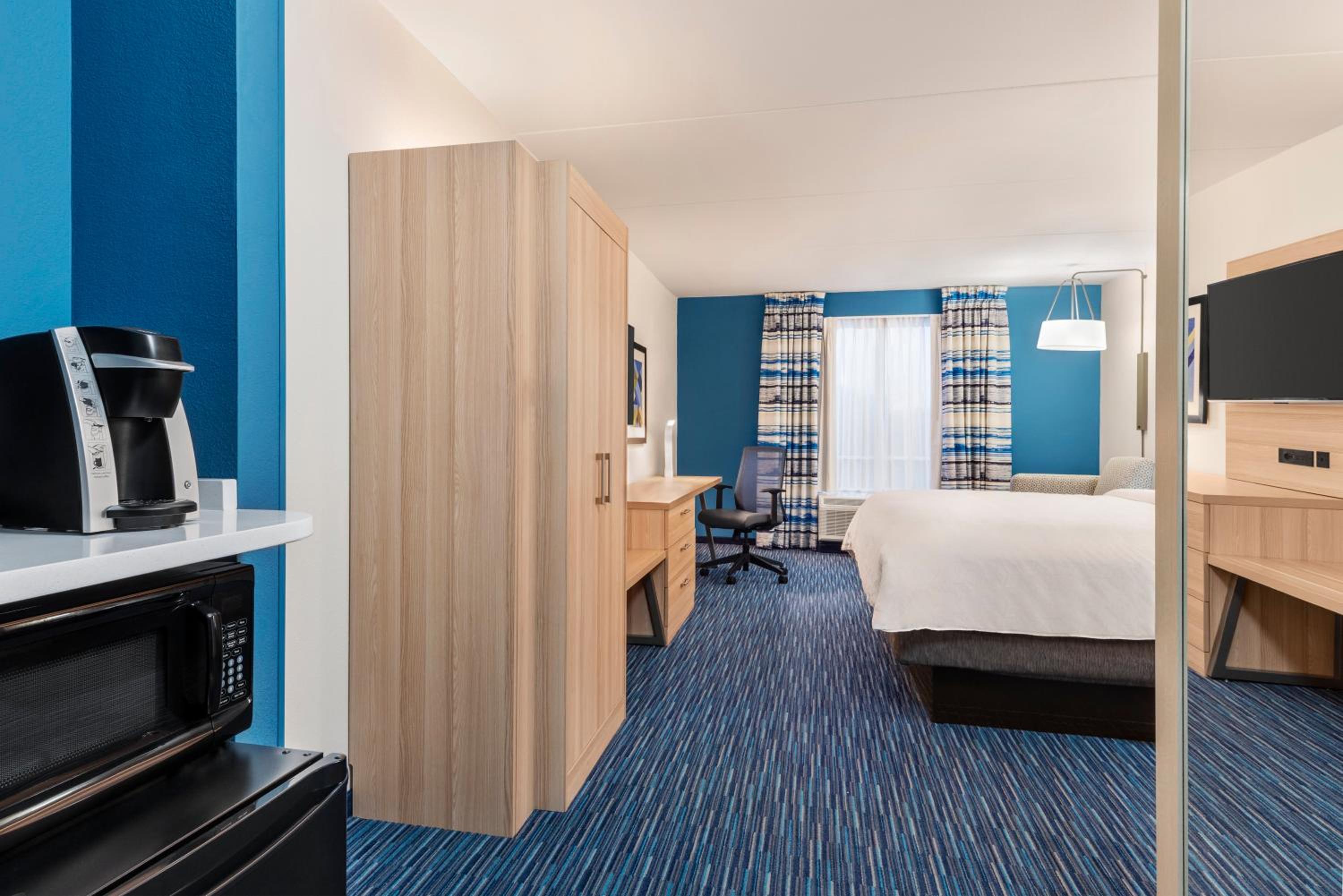 Standard King Room - Photo 3
