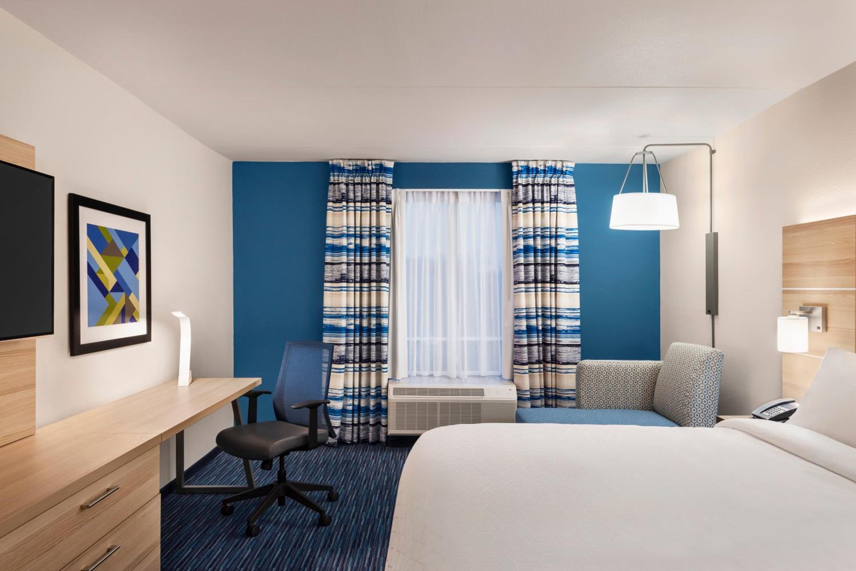 Standard King Room - Photo 6