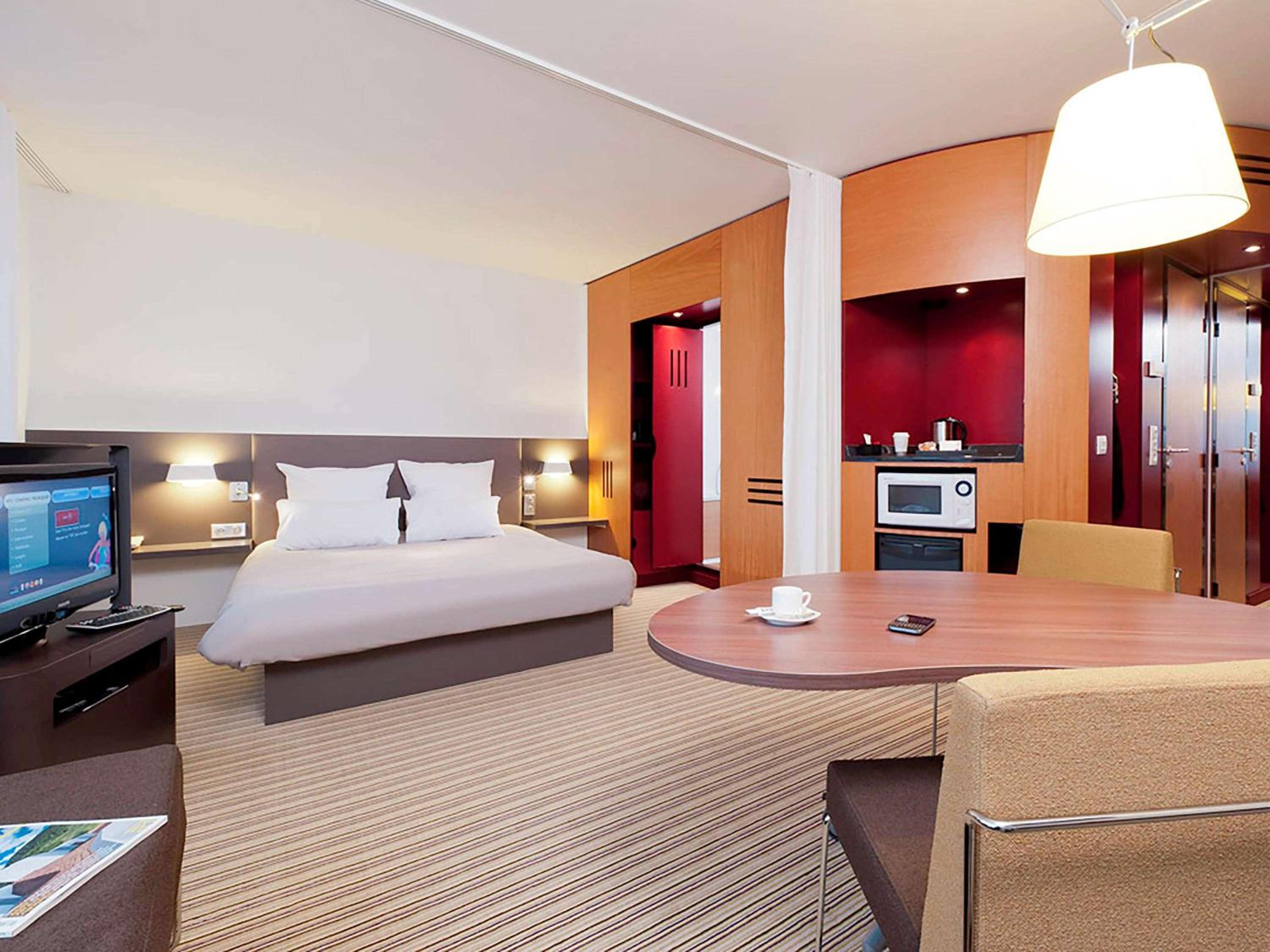 Superior Queen Suite - Photo 3