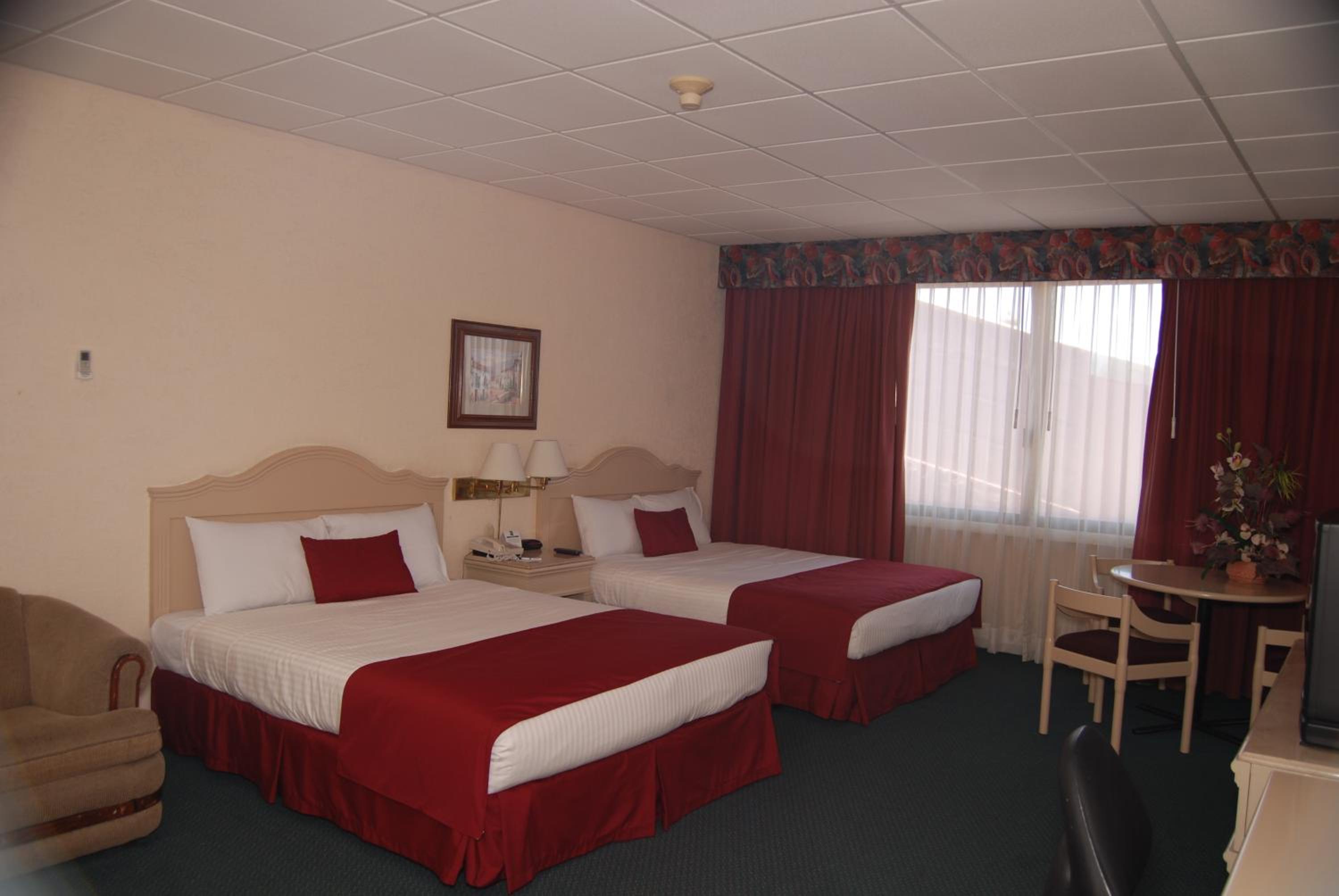 Triple Room with City View - Non-Smoking - Photo 3