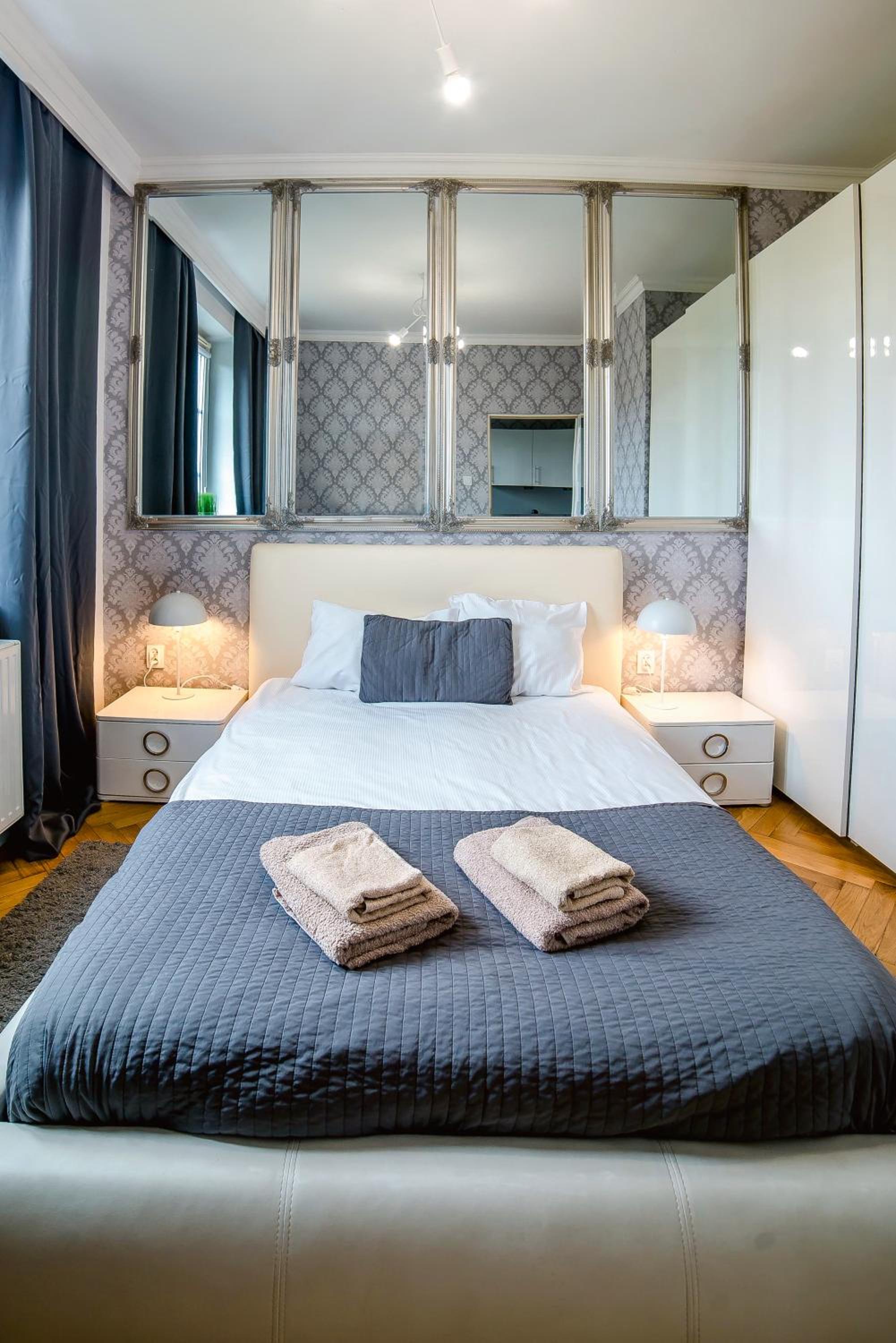 Superior One-Bedroom Apartment with Jacuzzi - Photo 8