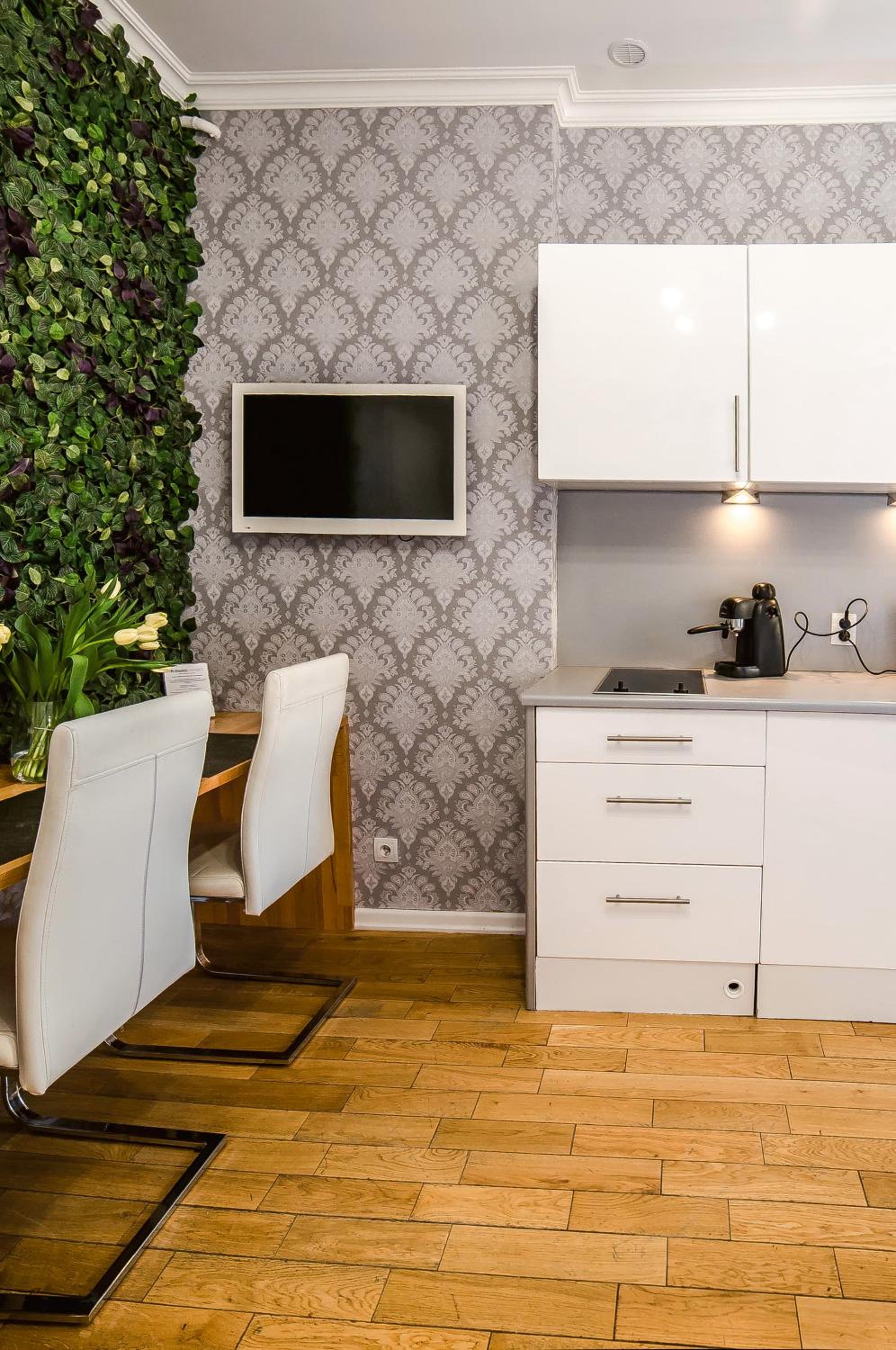 Studio Apartment with Balcony and Jacuzzi - Photo 10