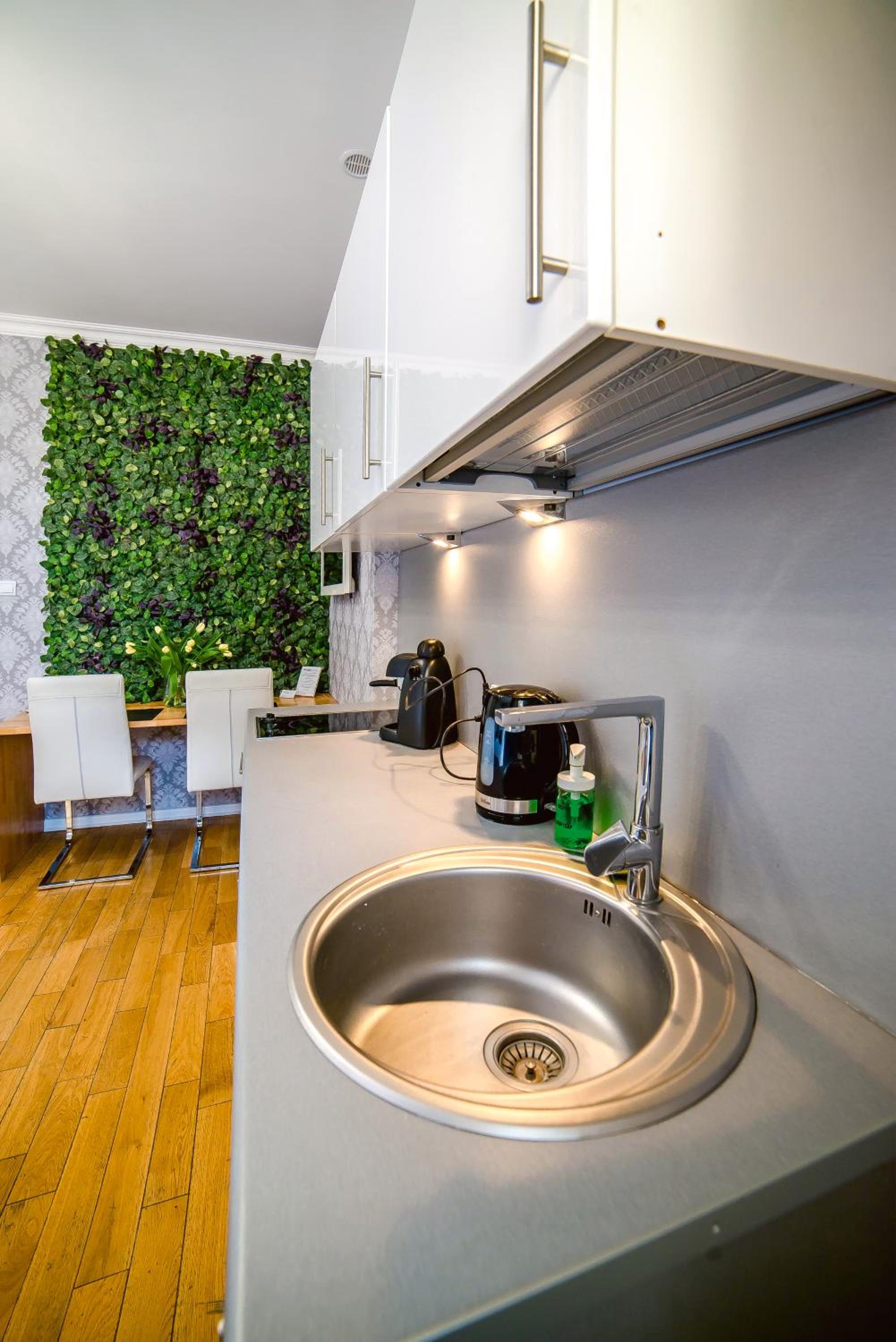Studio Apartment with Balcony and Jacuzzi - Photo 11