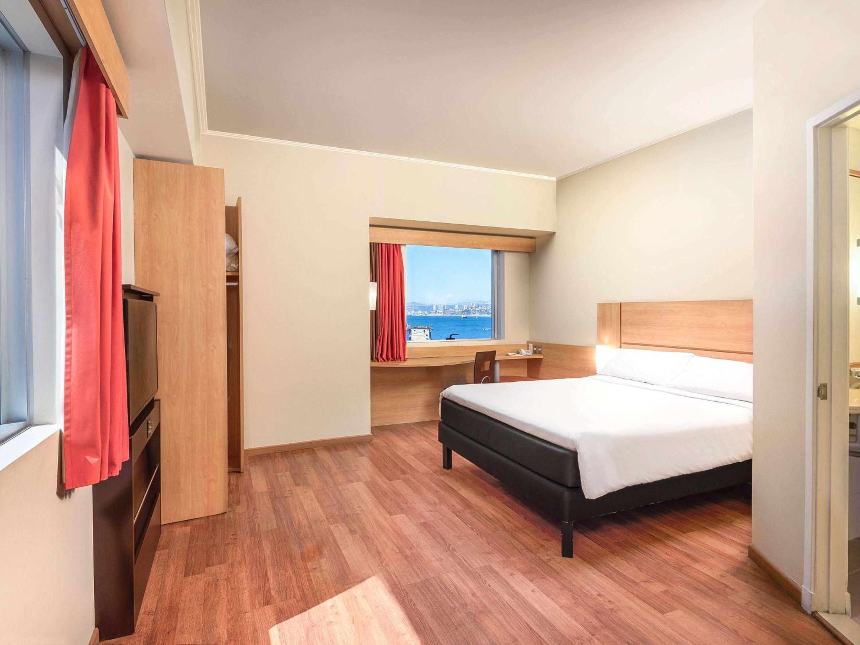 Queen Room with Sea View photo 2
