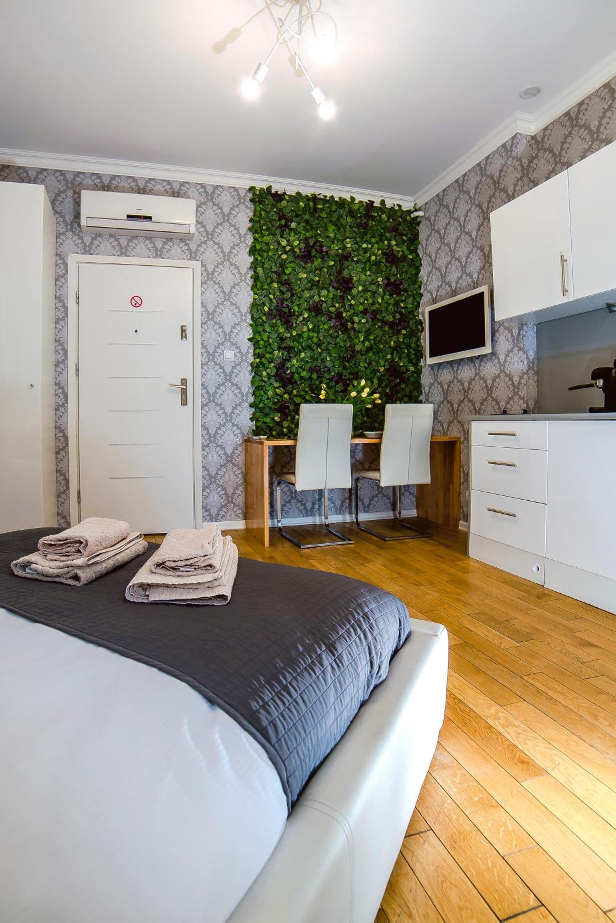 Studio Apartment with Balcony and Jacuzzi - Photo 7