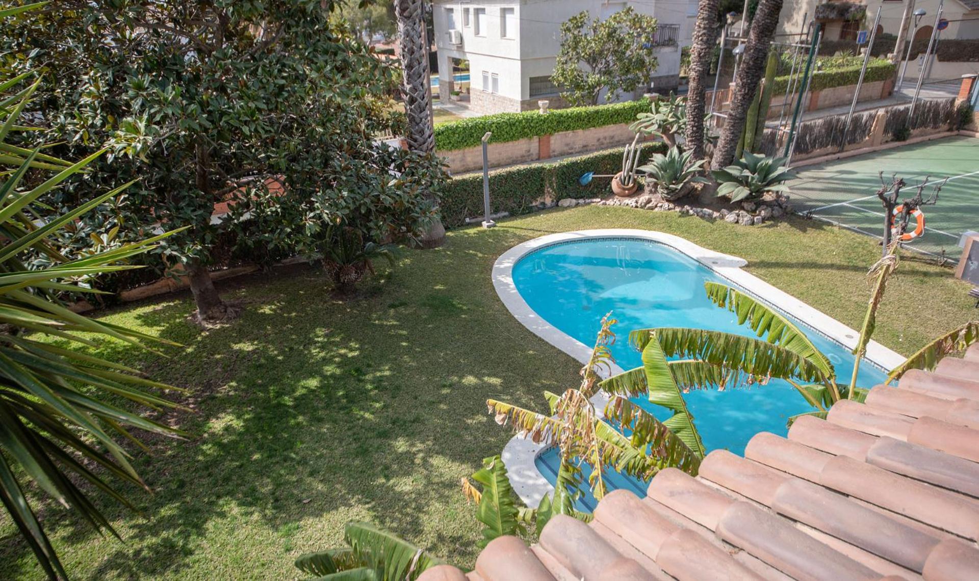 Villa photo 2