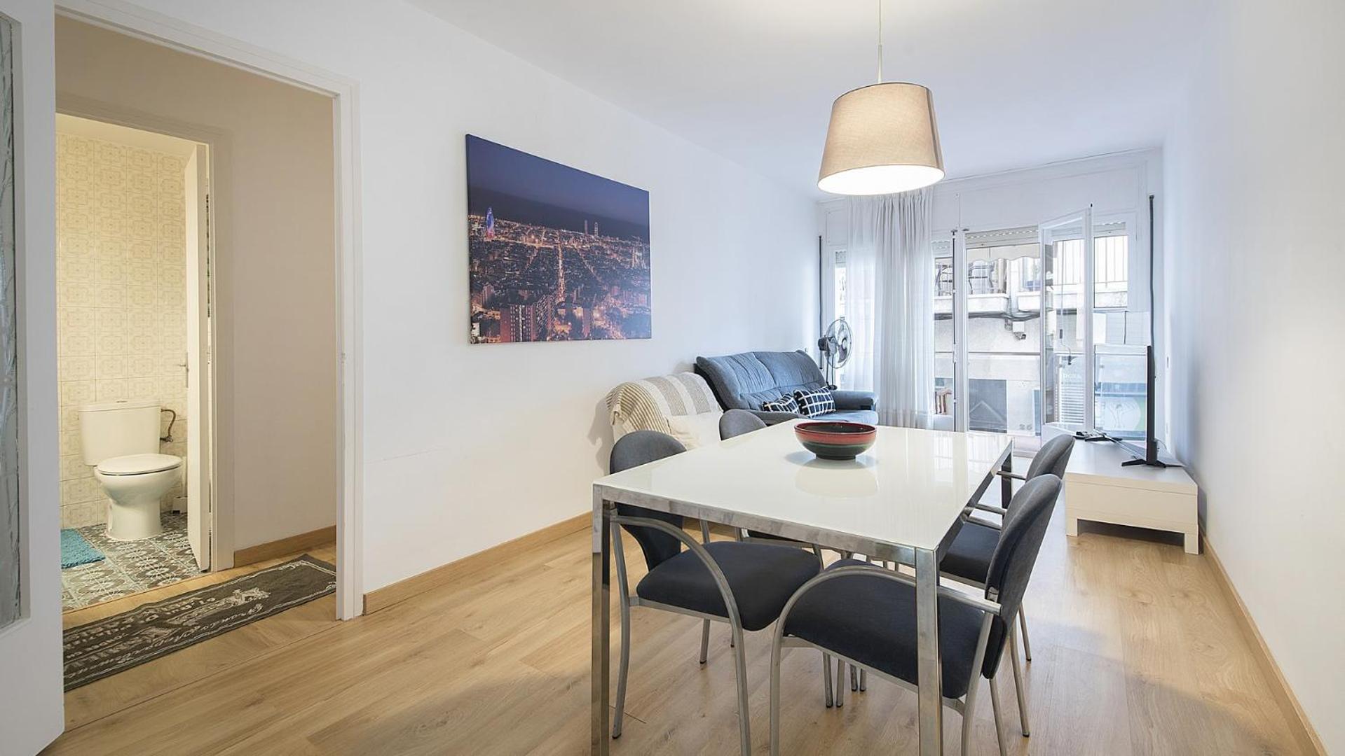 Apartamento con Balcón