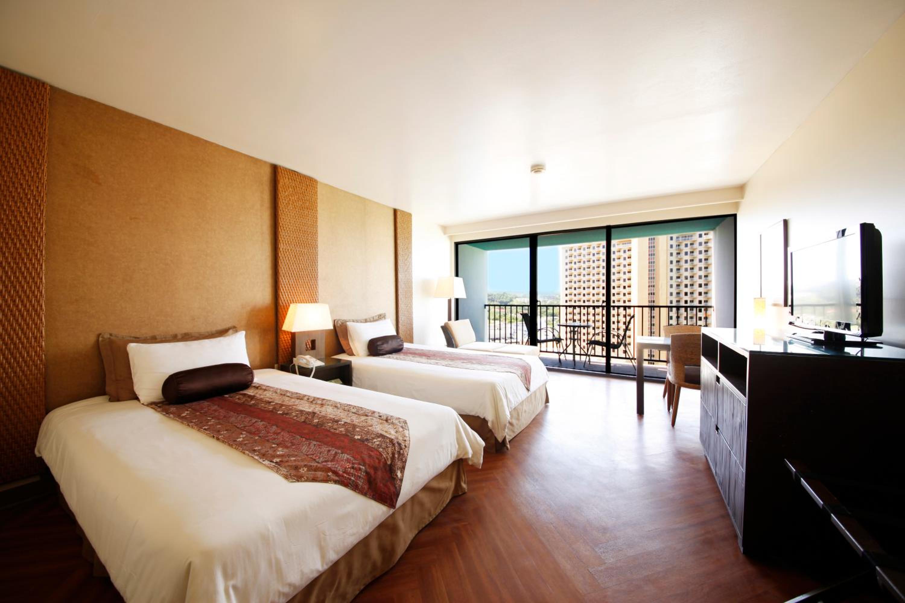 Twin Room, City View (Beach Tower)