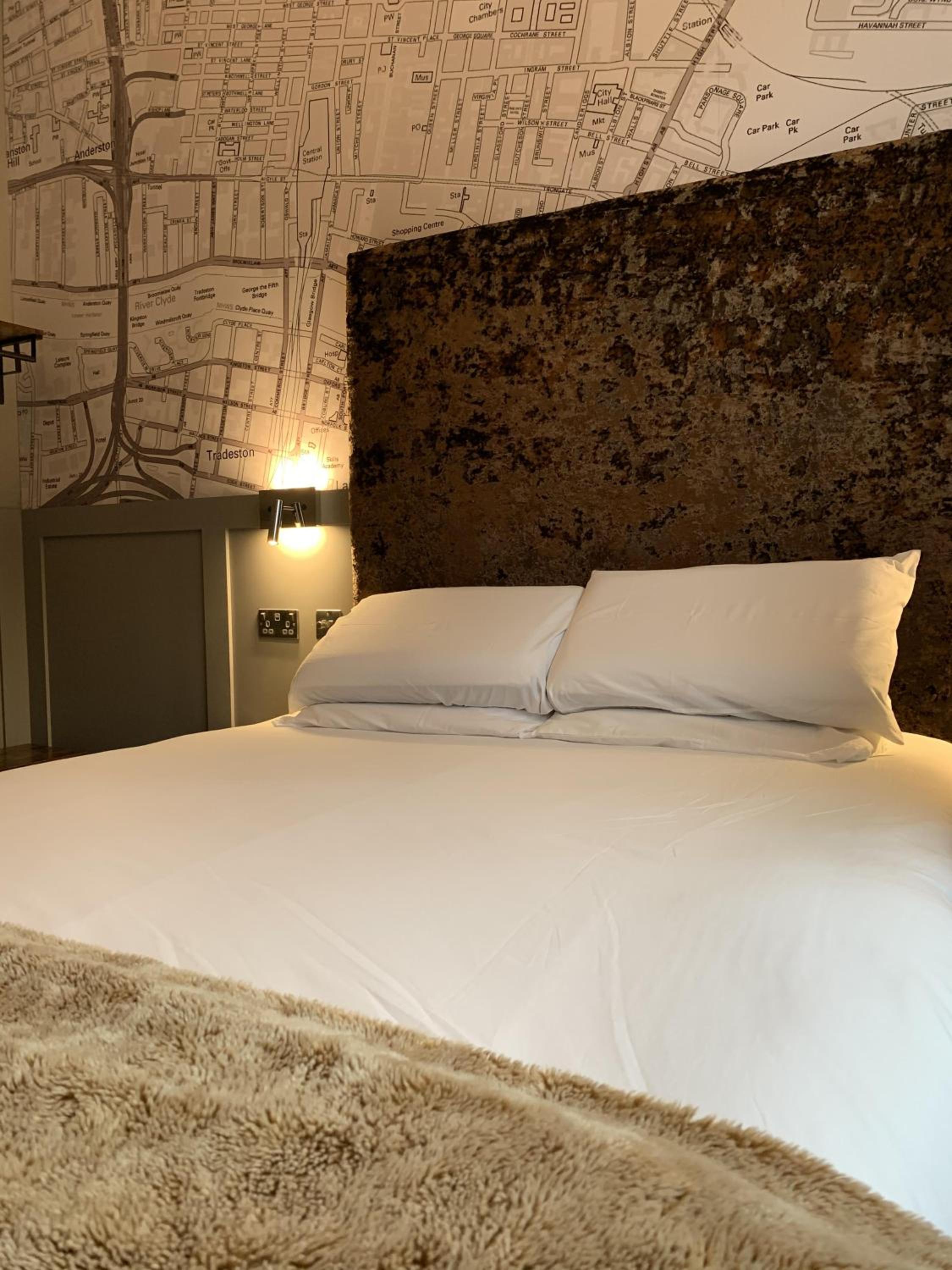 Double Room with Private Bathroom - Photo 2