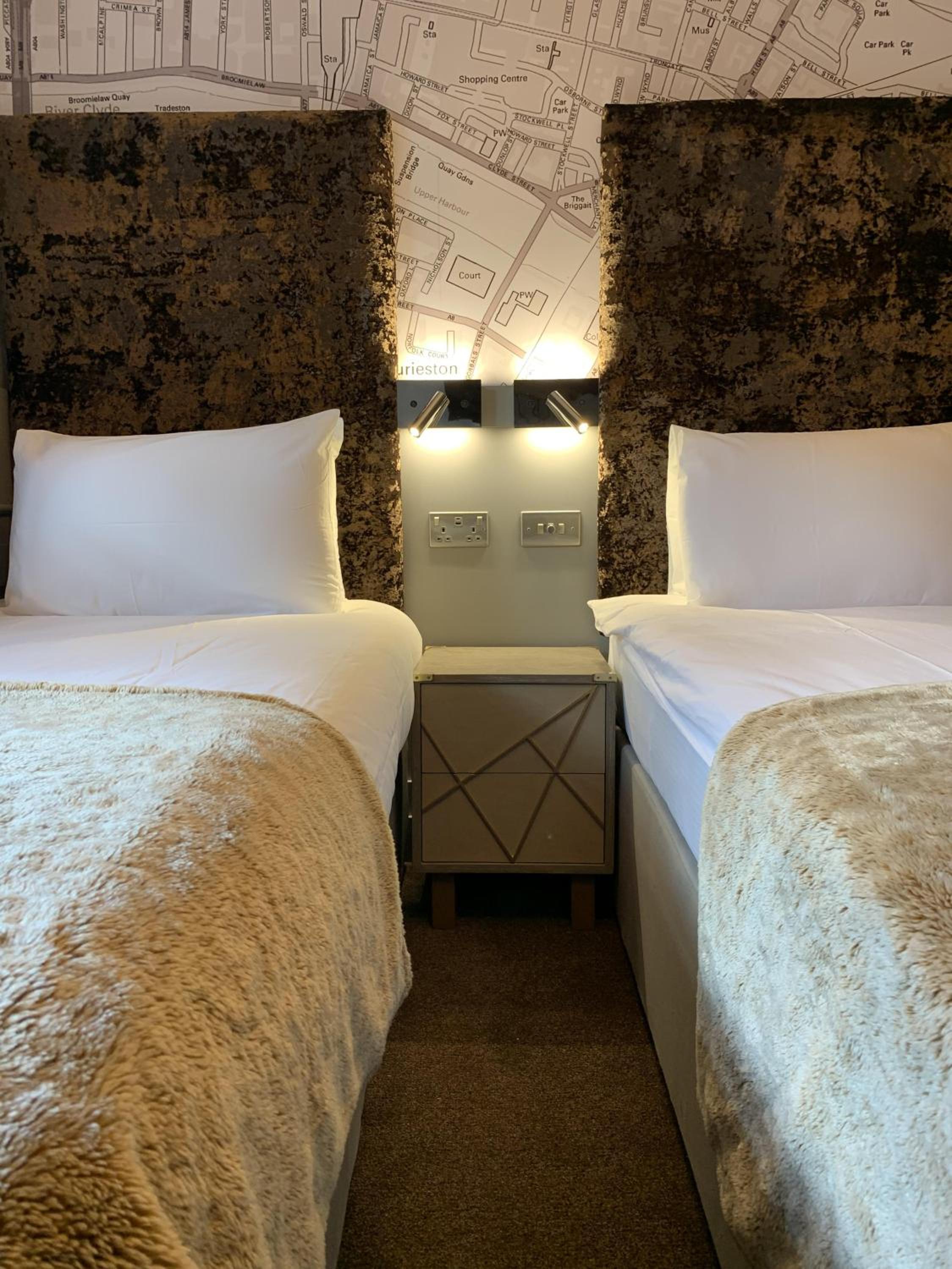 Twin Room with Shower