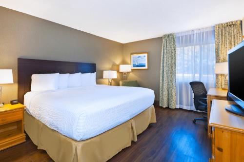 Standard King Room - Non-Smoking  photo 3