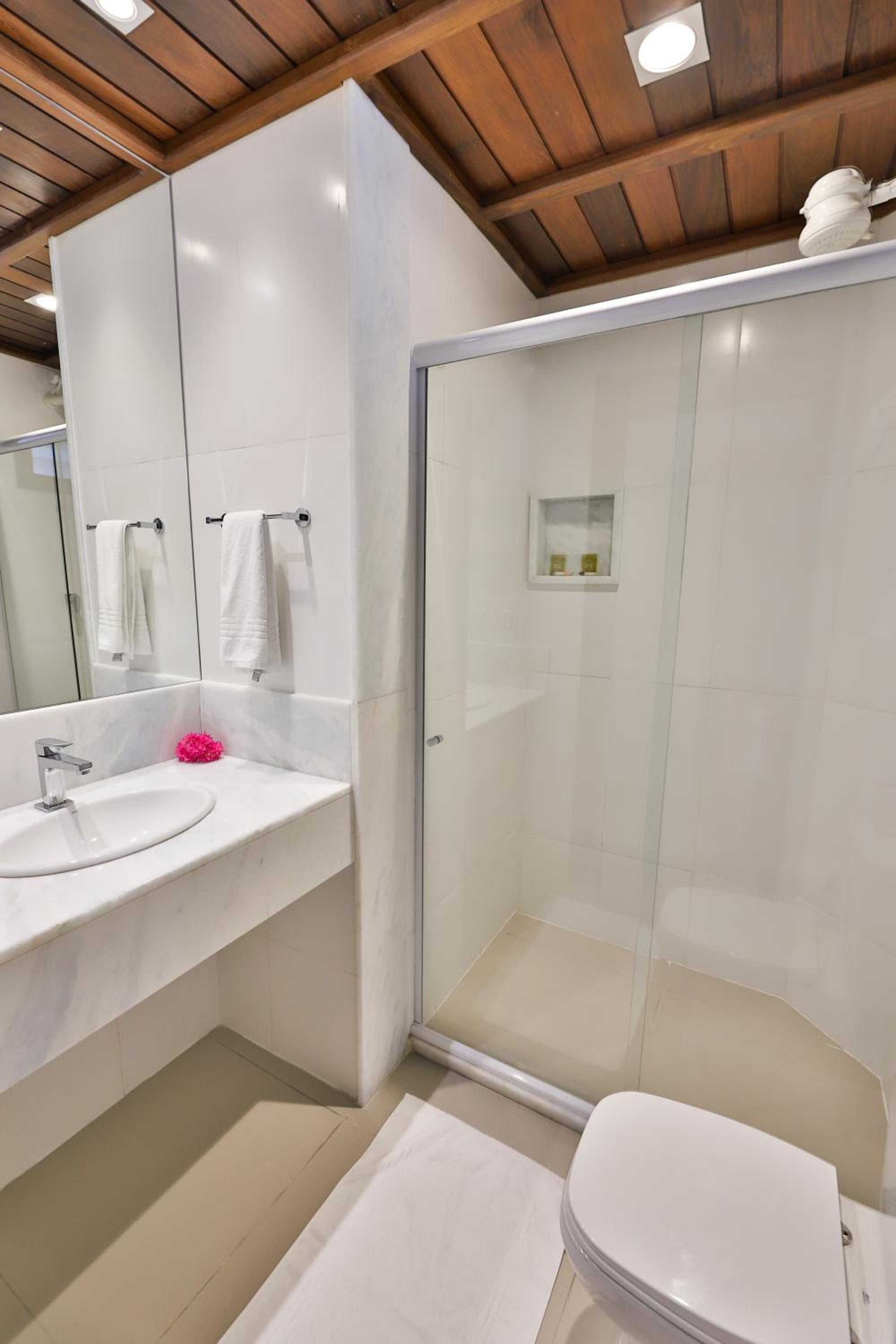 Double Room with Pool View - Photo 5