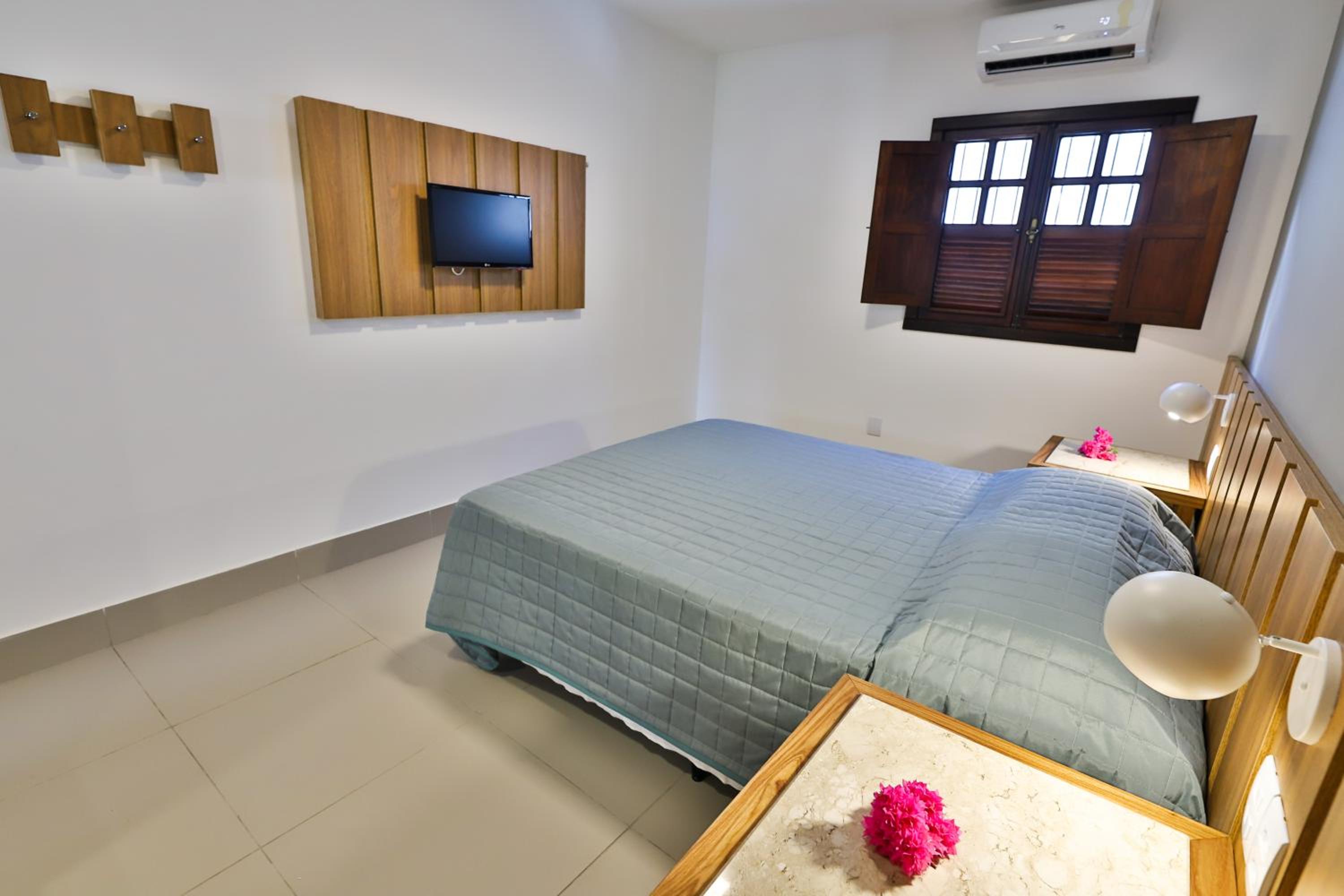 Double Room with Pool View - Photo 1