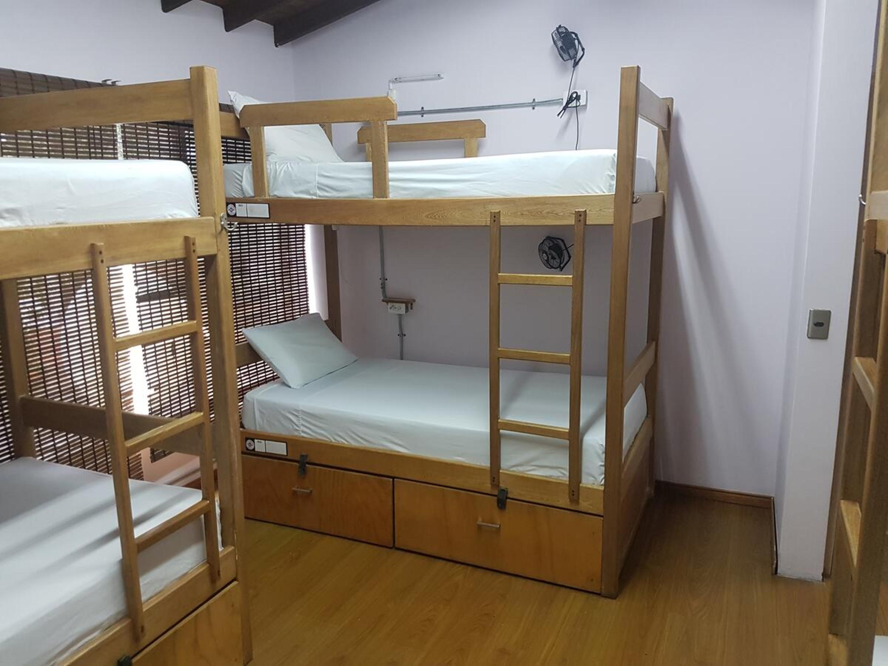 Bed in 6-Bed Mixed Dormitory Room photo 2