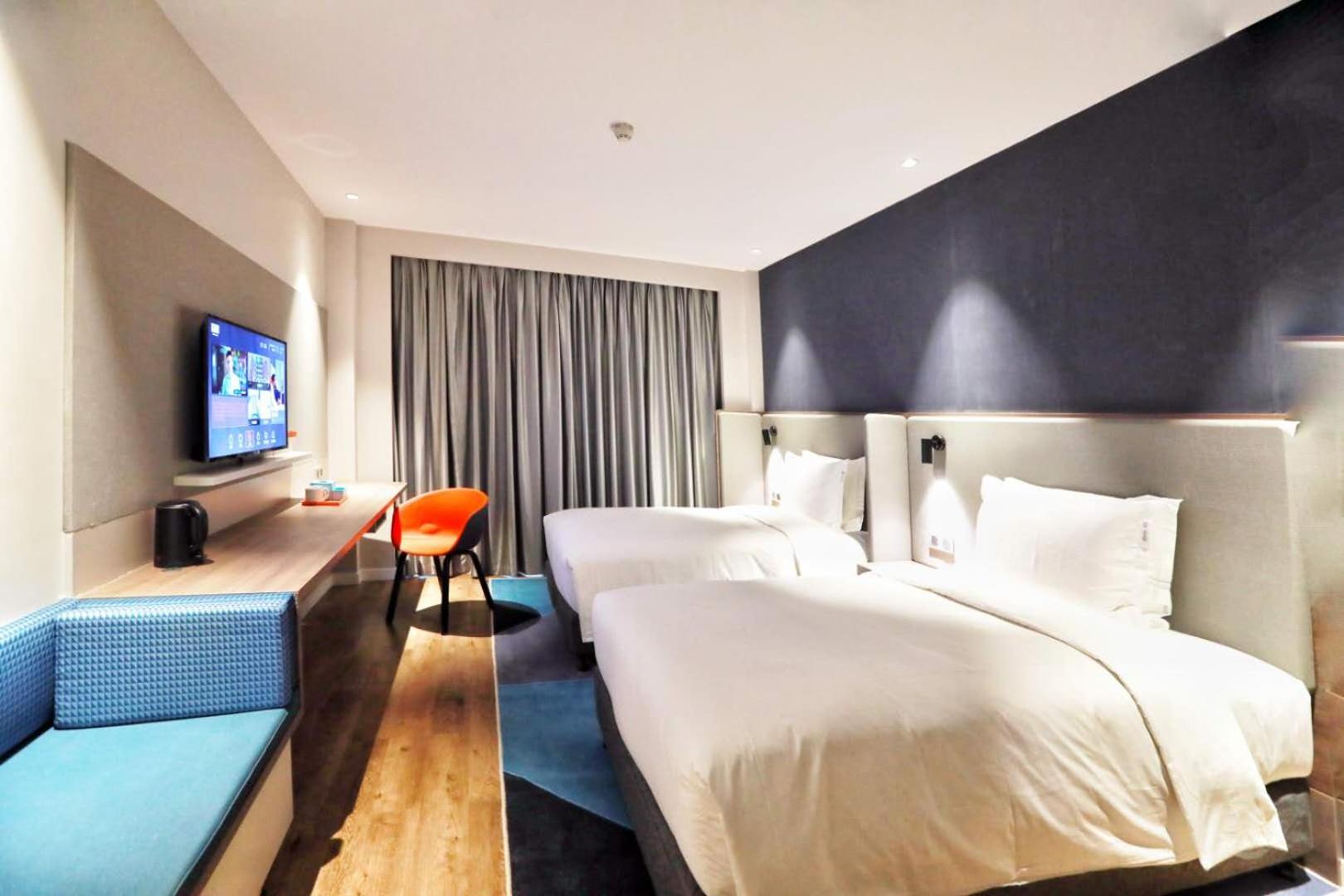 Standard Twin Room - Photo 5