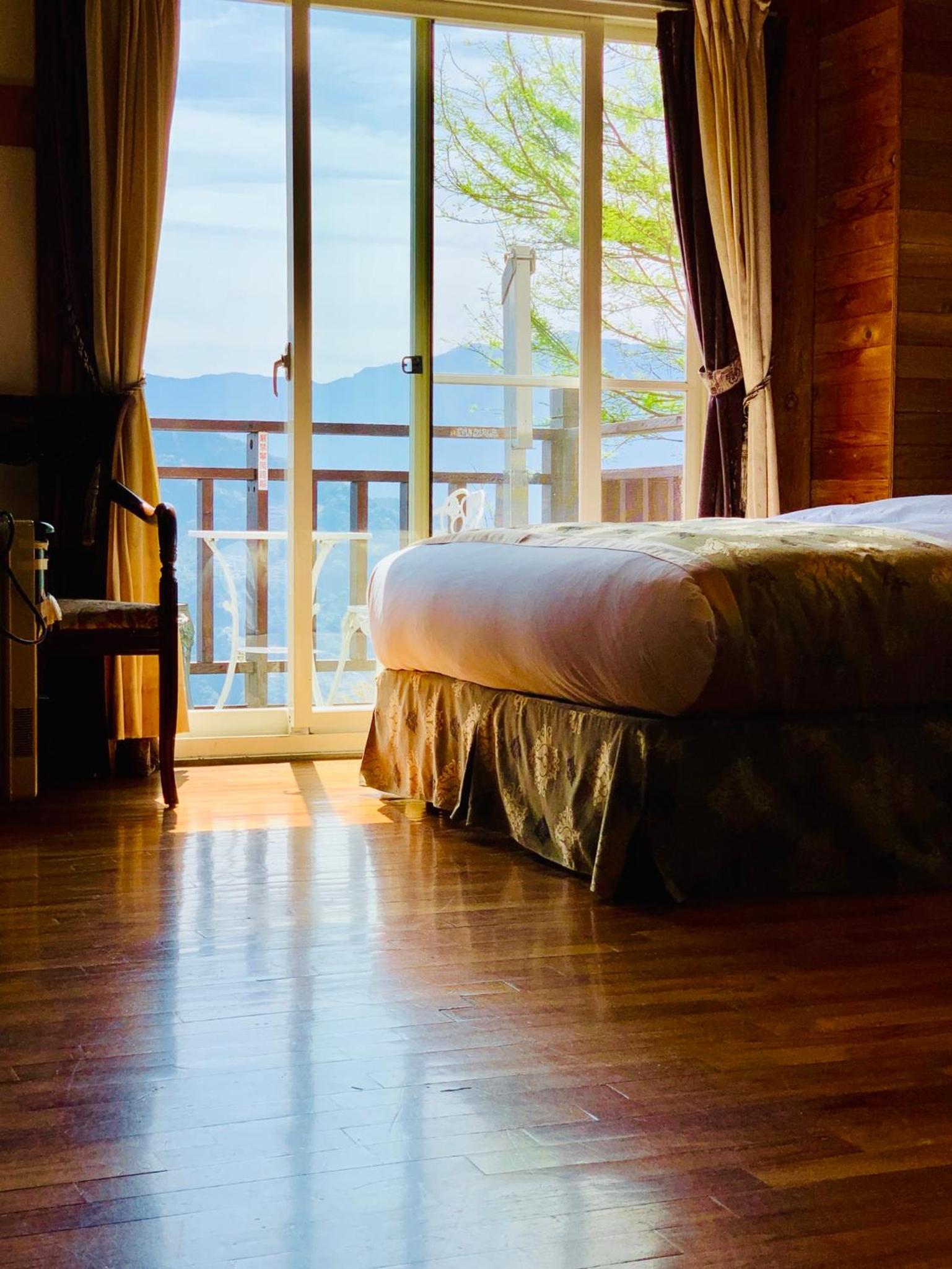 Quadruple Room with Mountain View photo 2