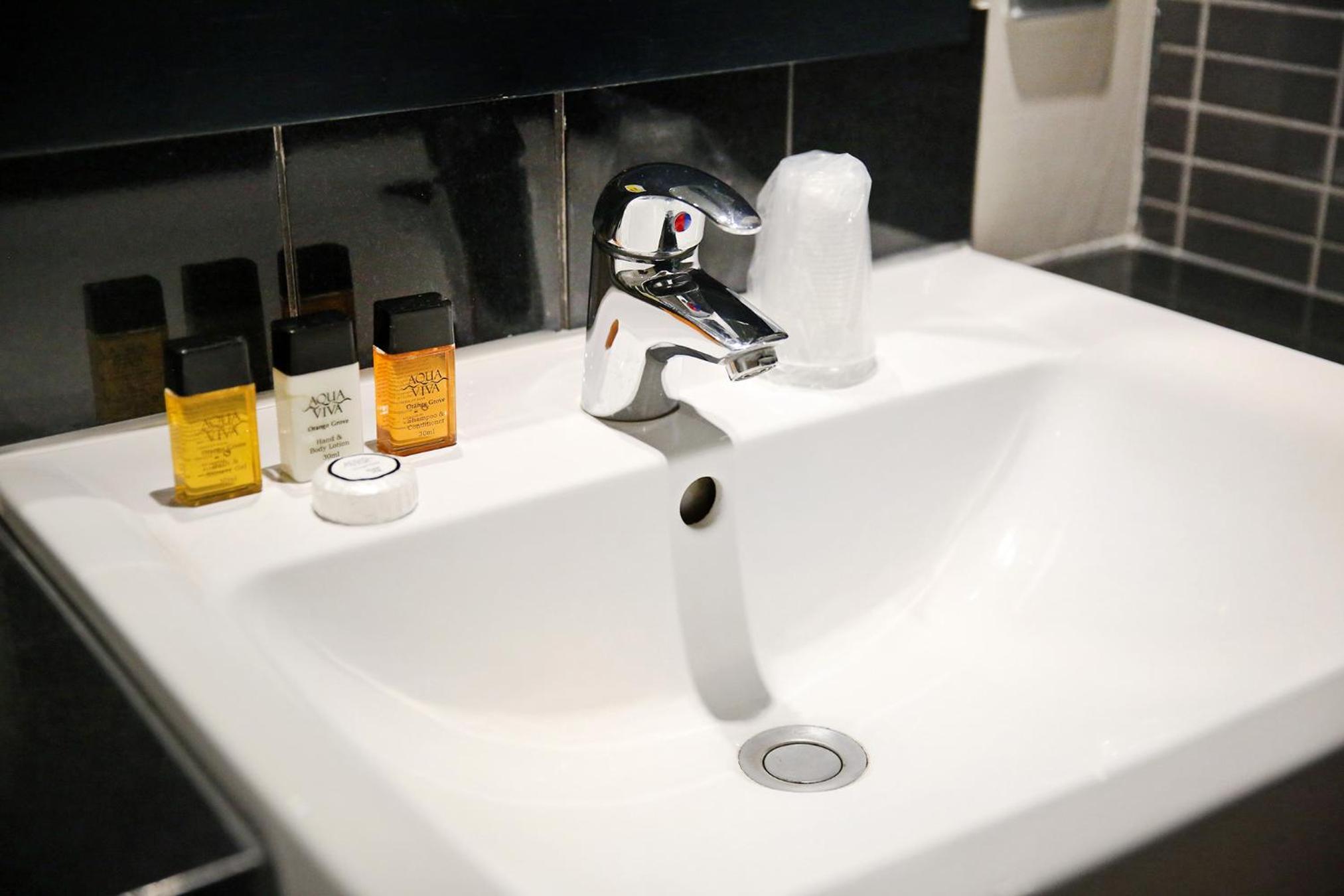 Accessible Double Room photo 2