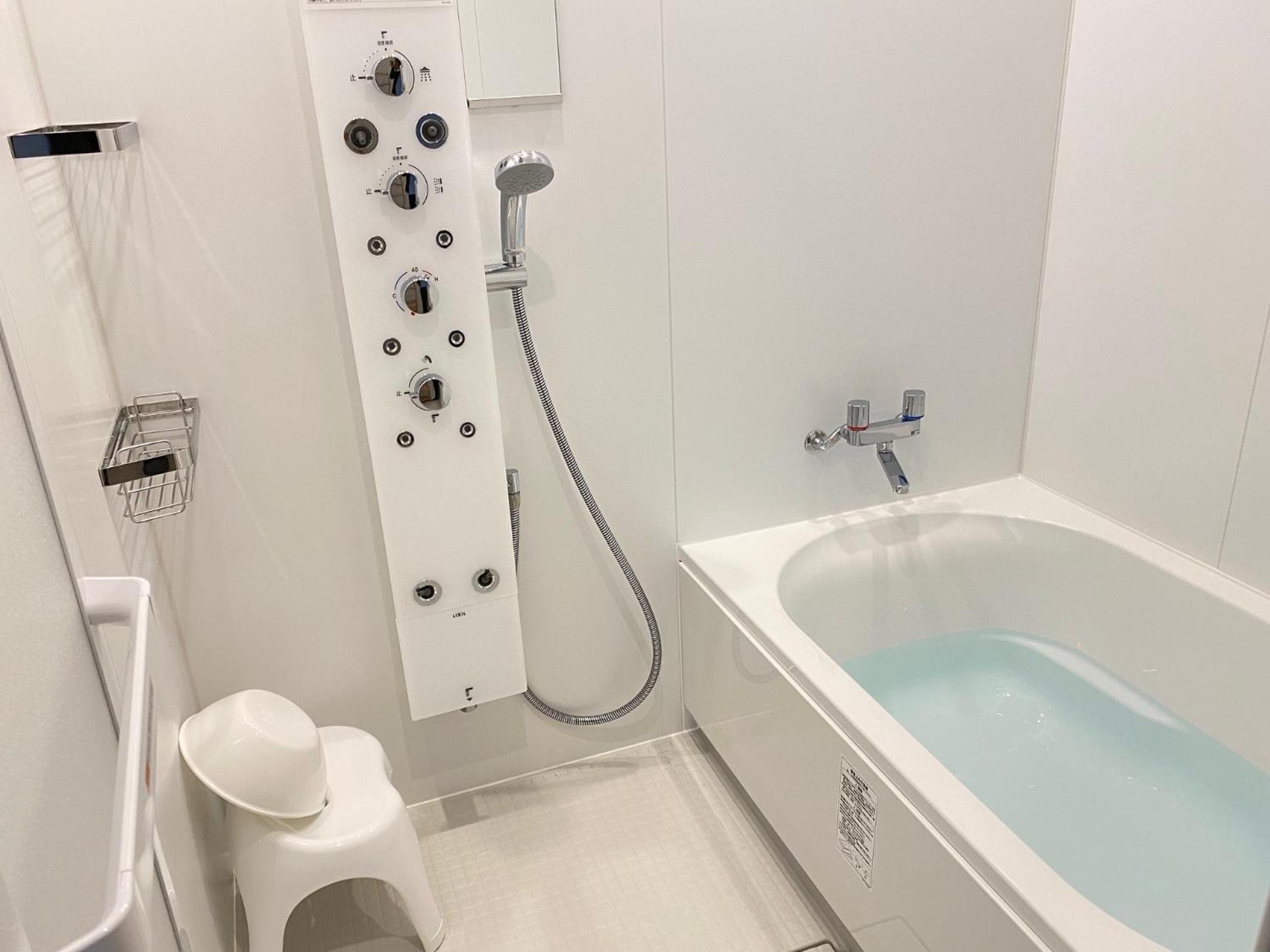 Deluxe Twin Room with Sea View - Photo 3