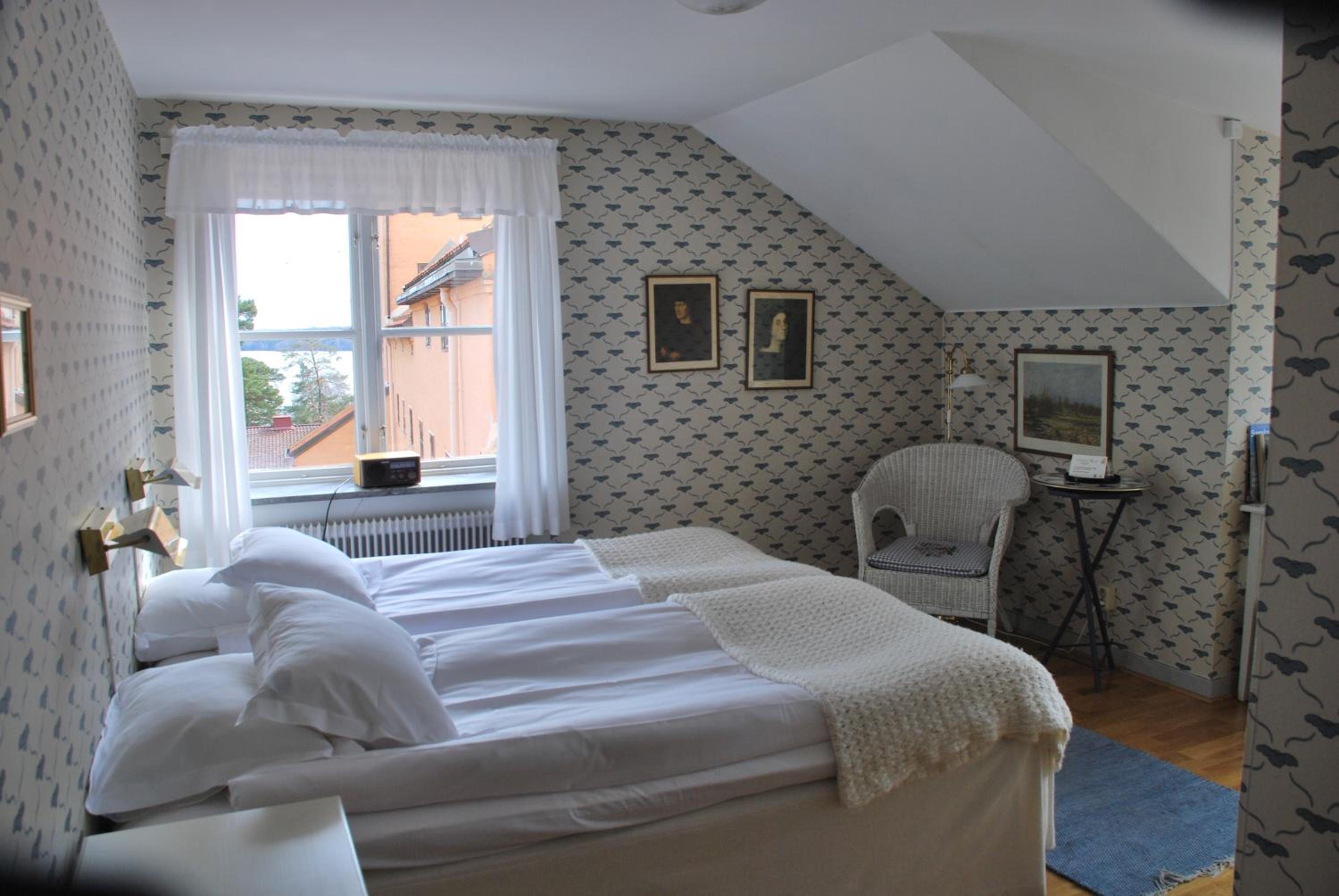 Twin Room with Lake View photo 2