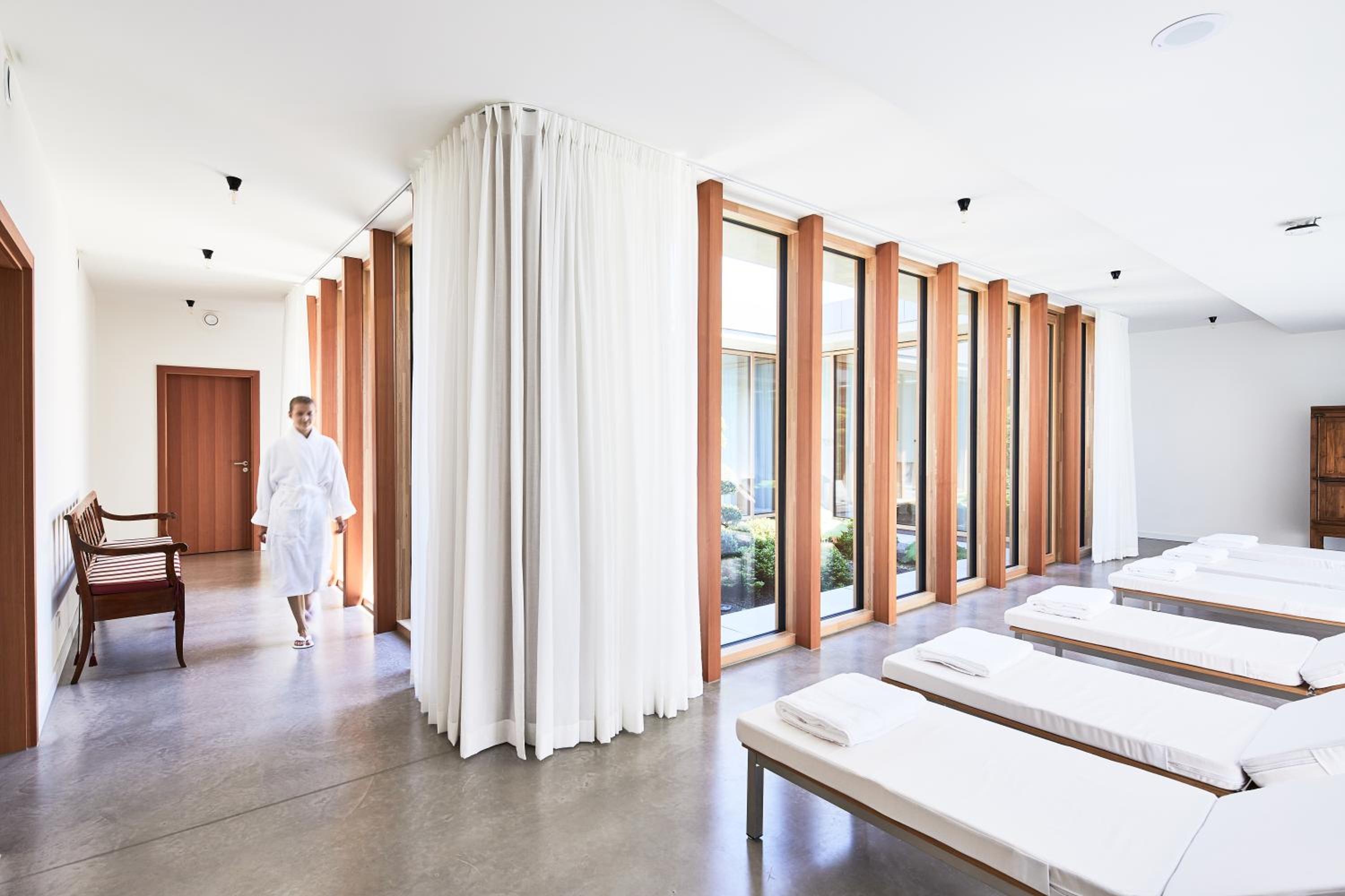 Deluxe Double Room with Garden View - Photo 2