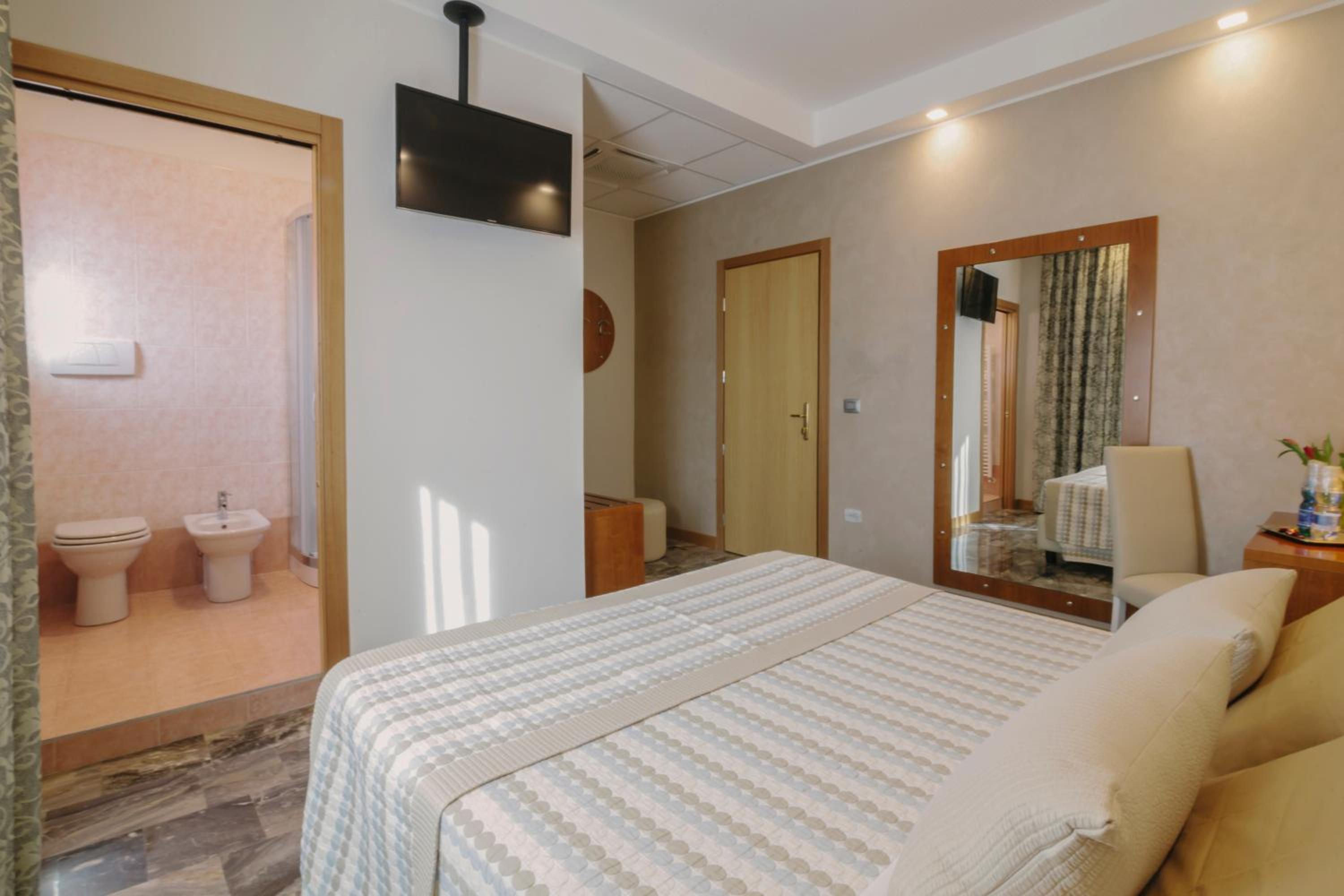 Double Room photo 3