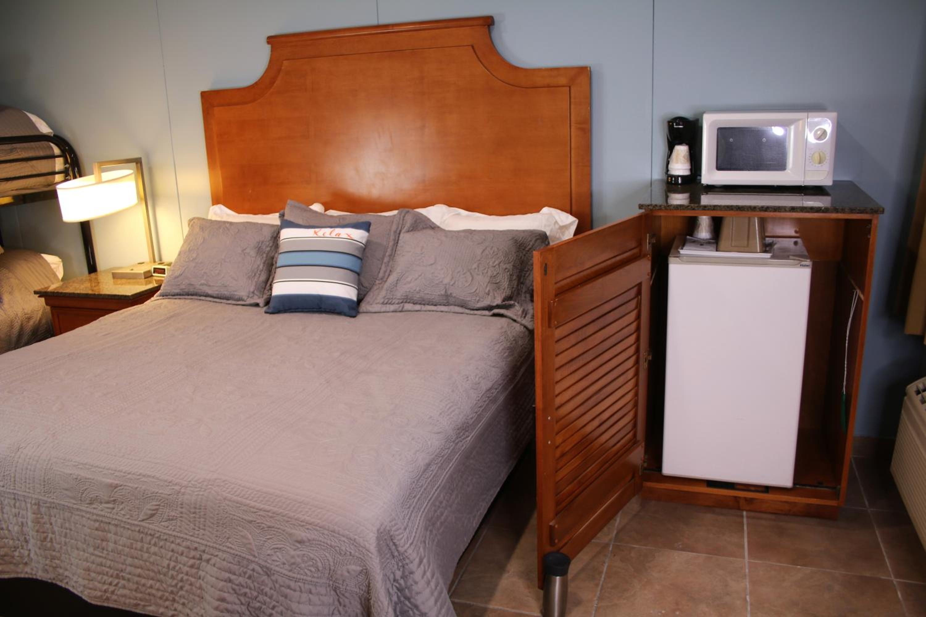 Standard King Room photo 3