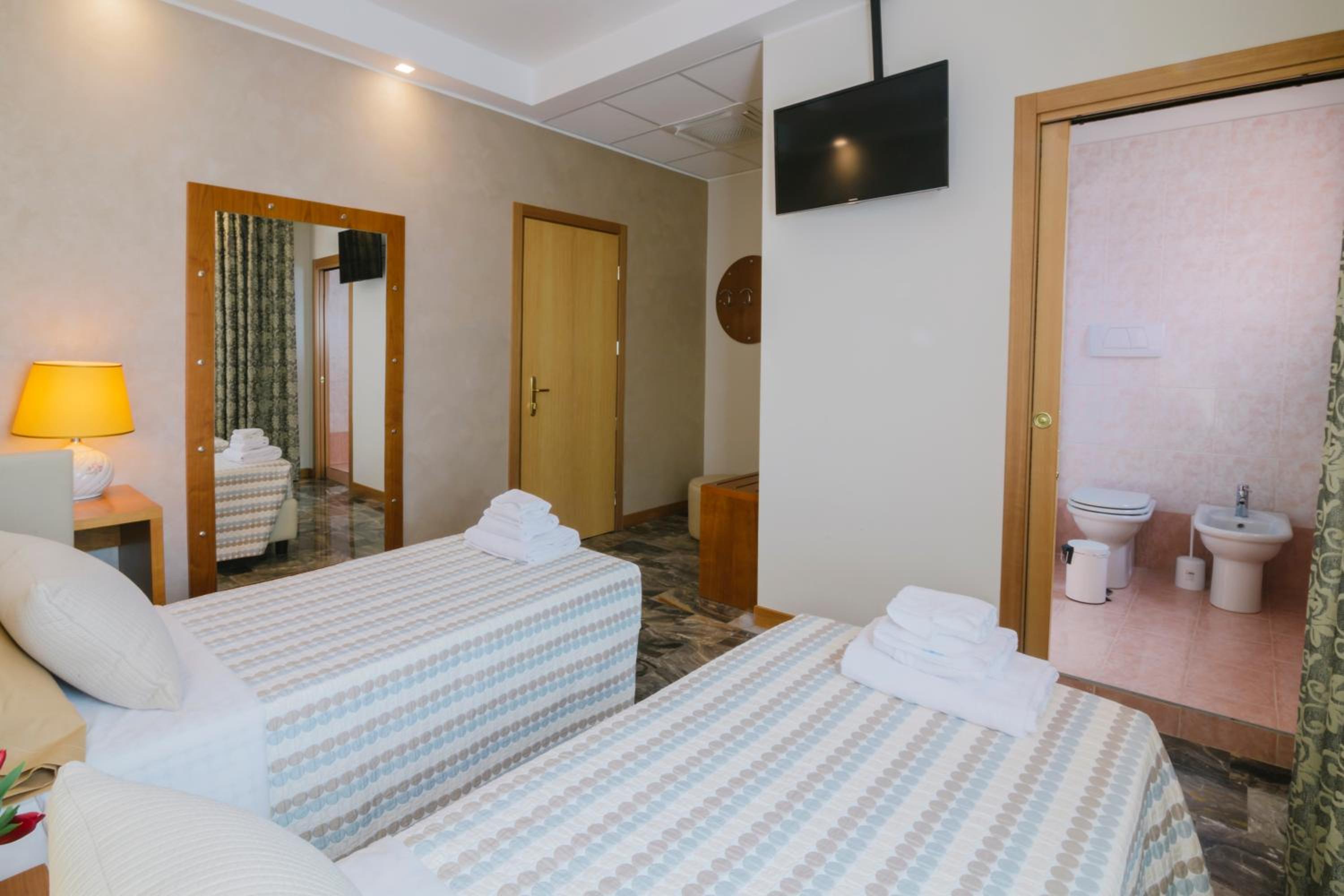 Twin Room photo 2