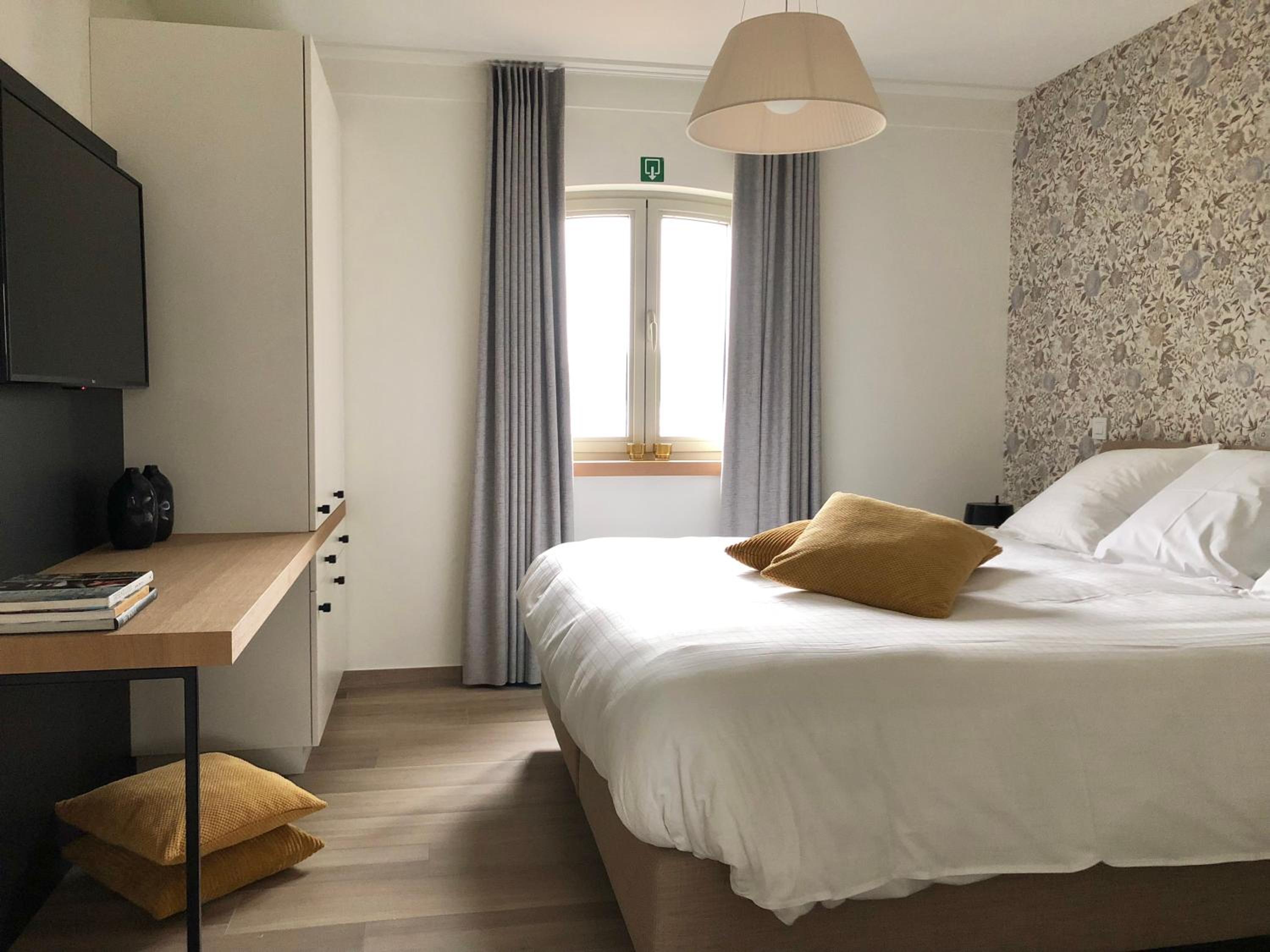 Deluxe King Room photo 2