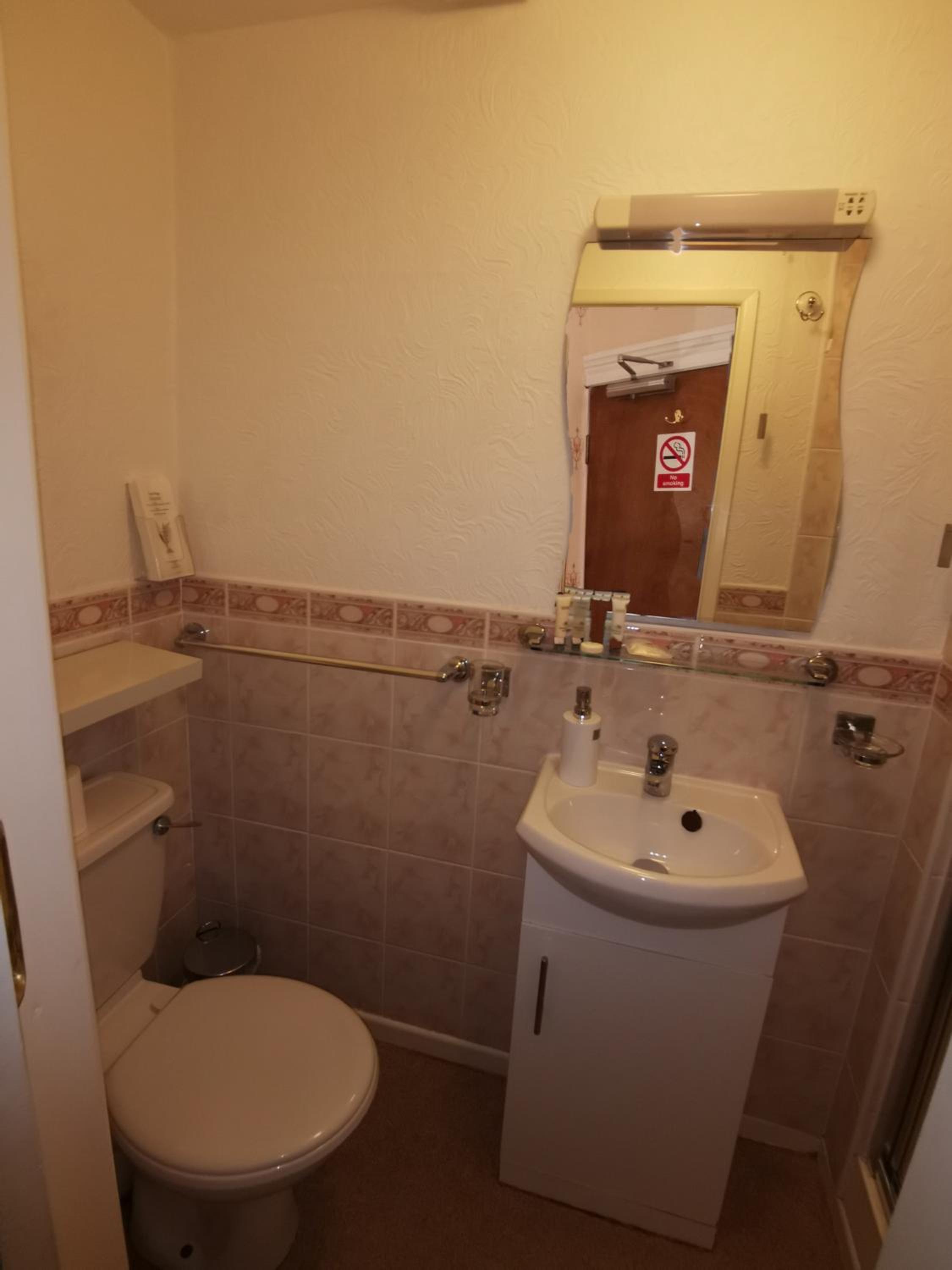 Double Room - Photo 5