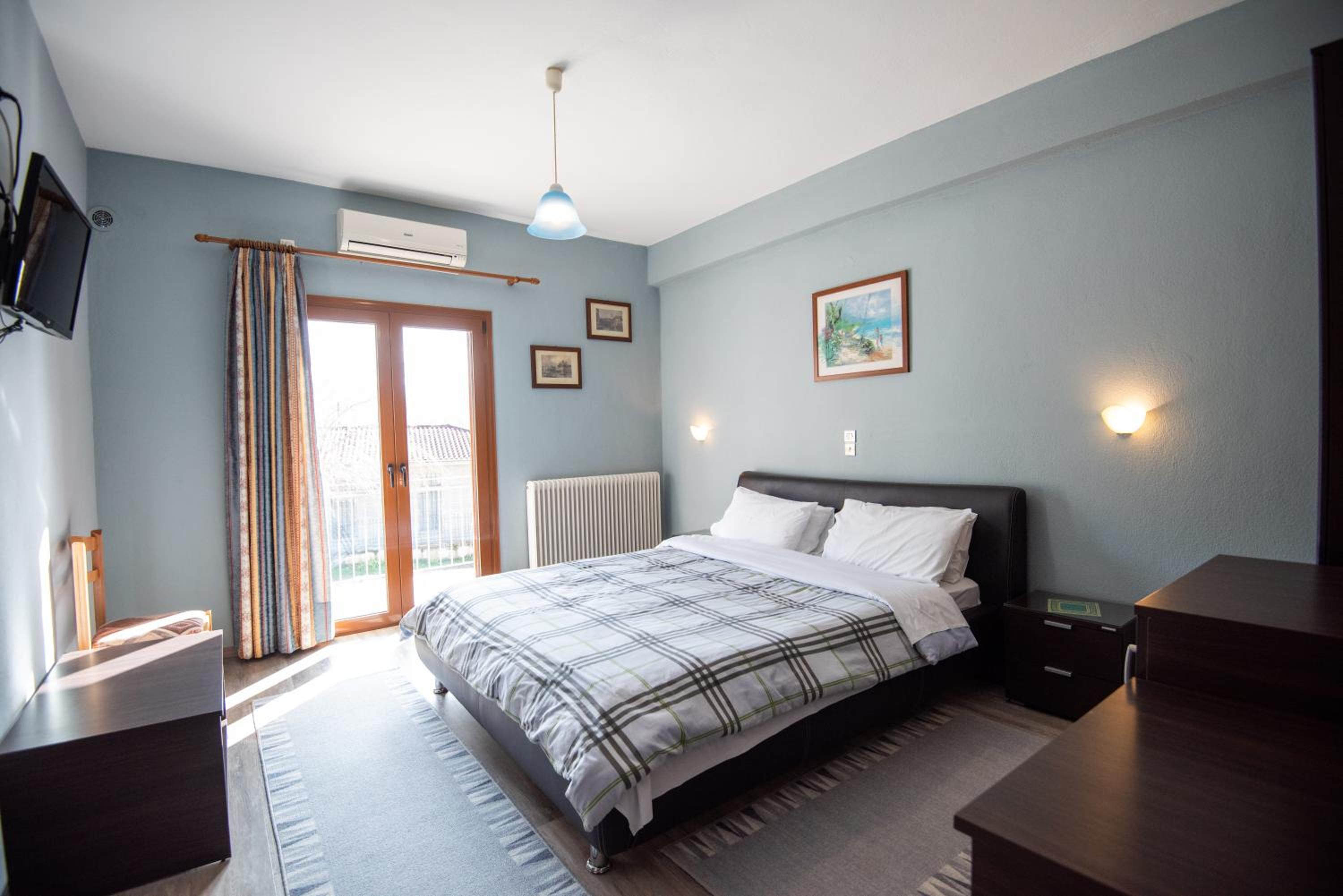 Double Room with One Double Bed photo 1