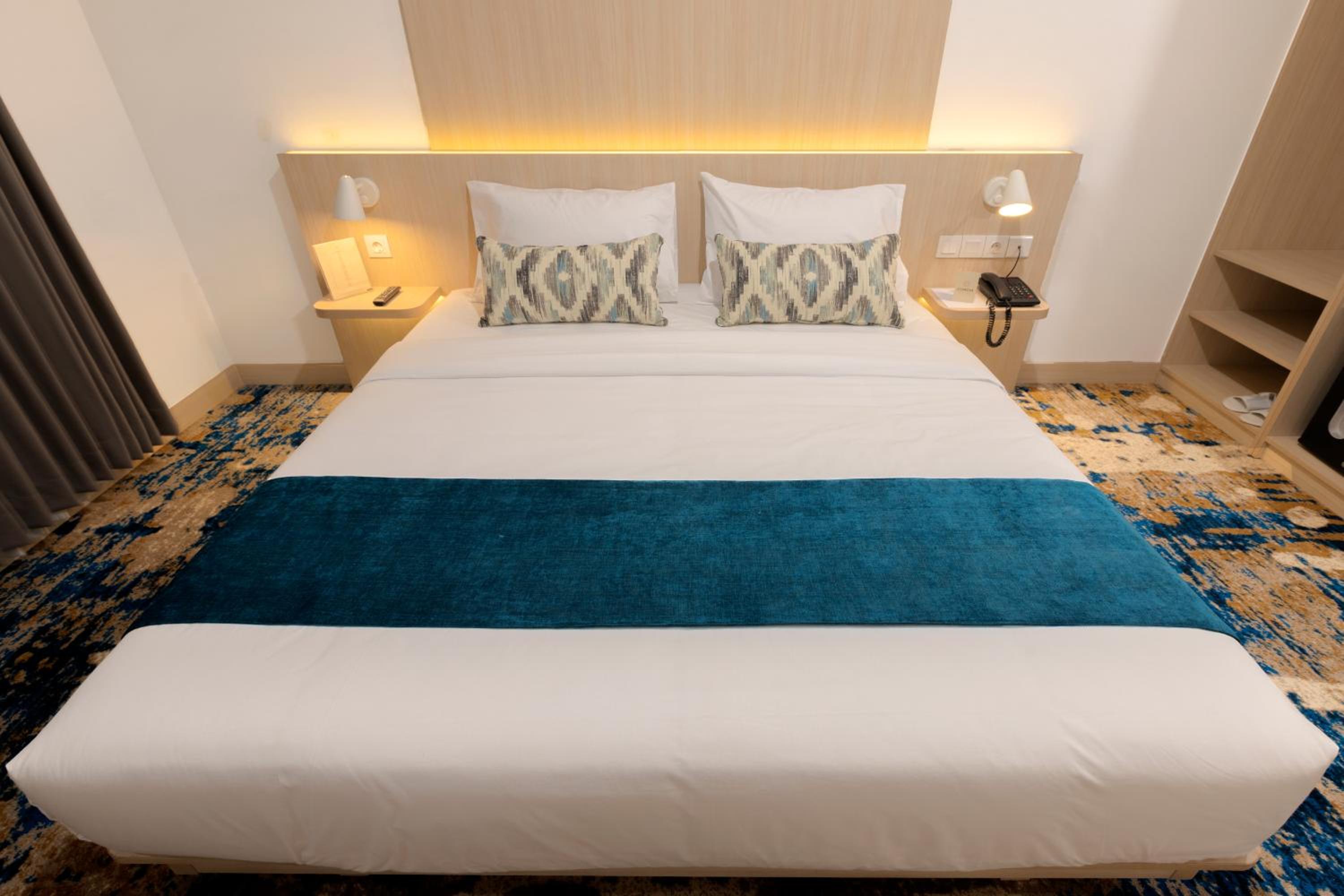 Deluxe Double Room with View  - Photo 8
