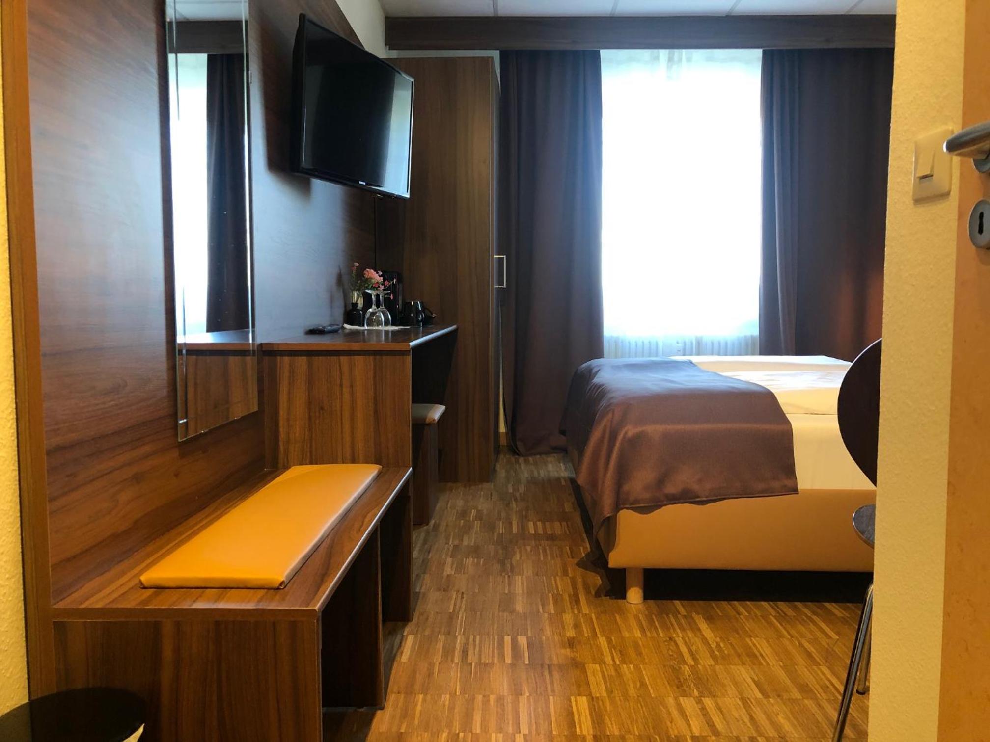 Double Room - Photo 3