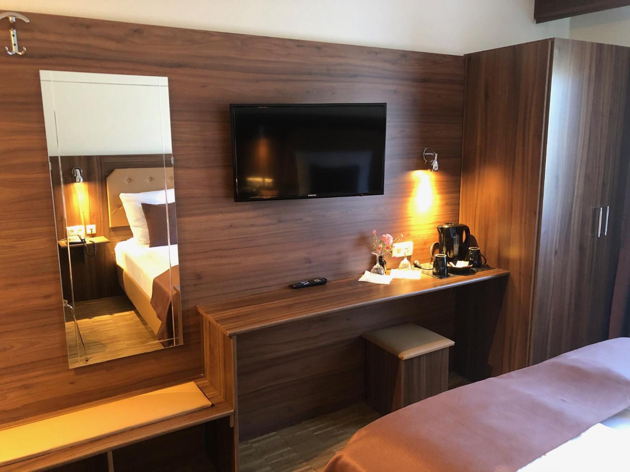 Double Room - Photo 2