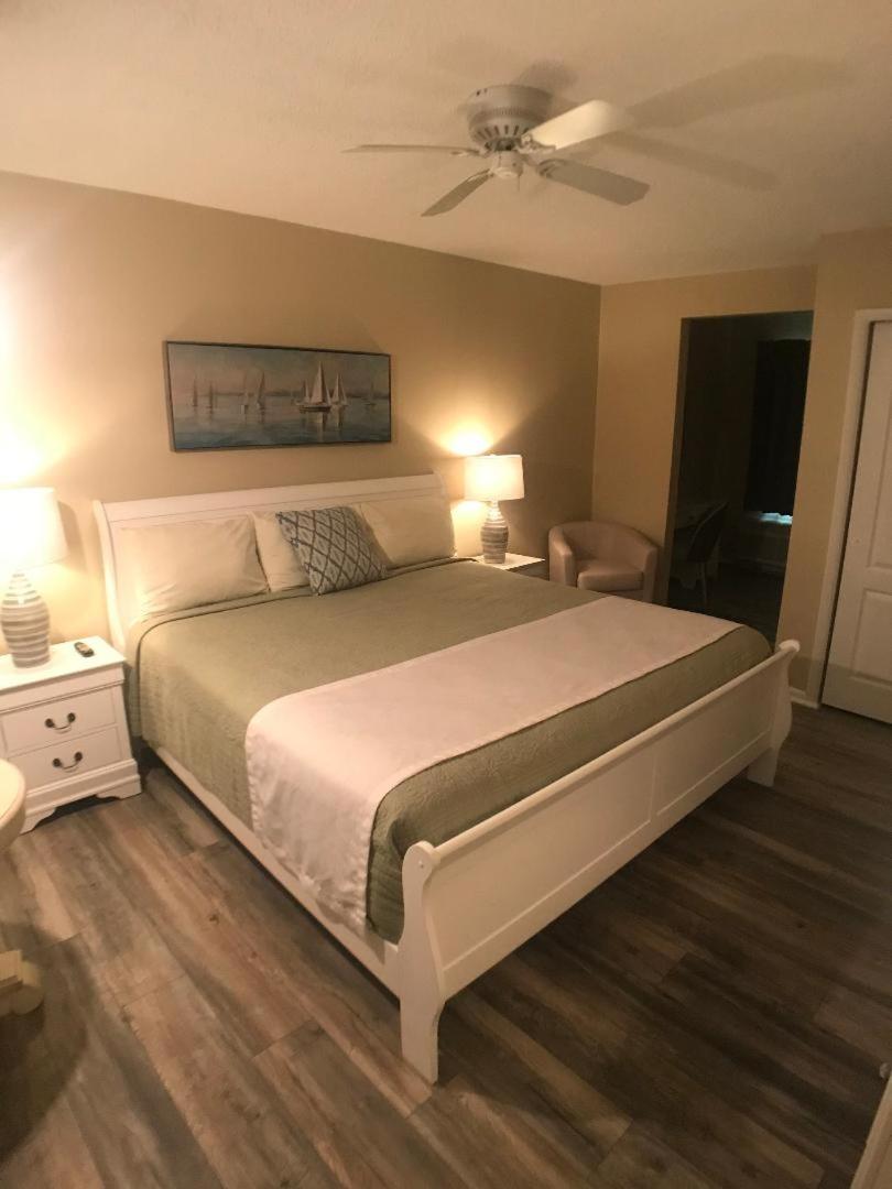 Deluxe King Room photo 2