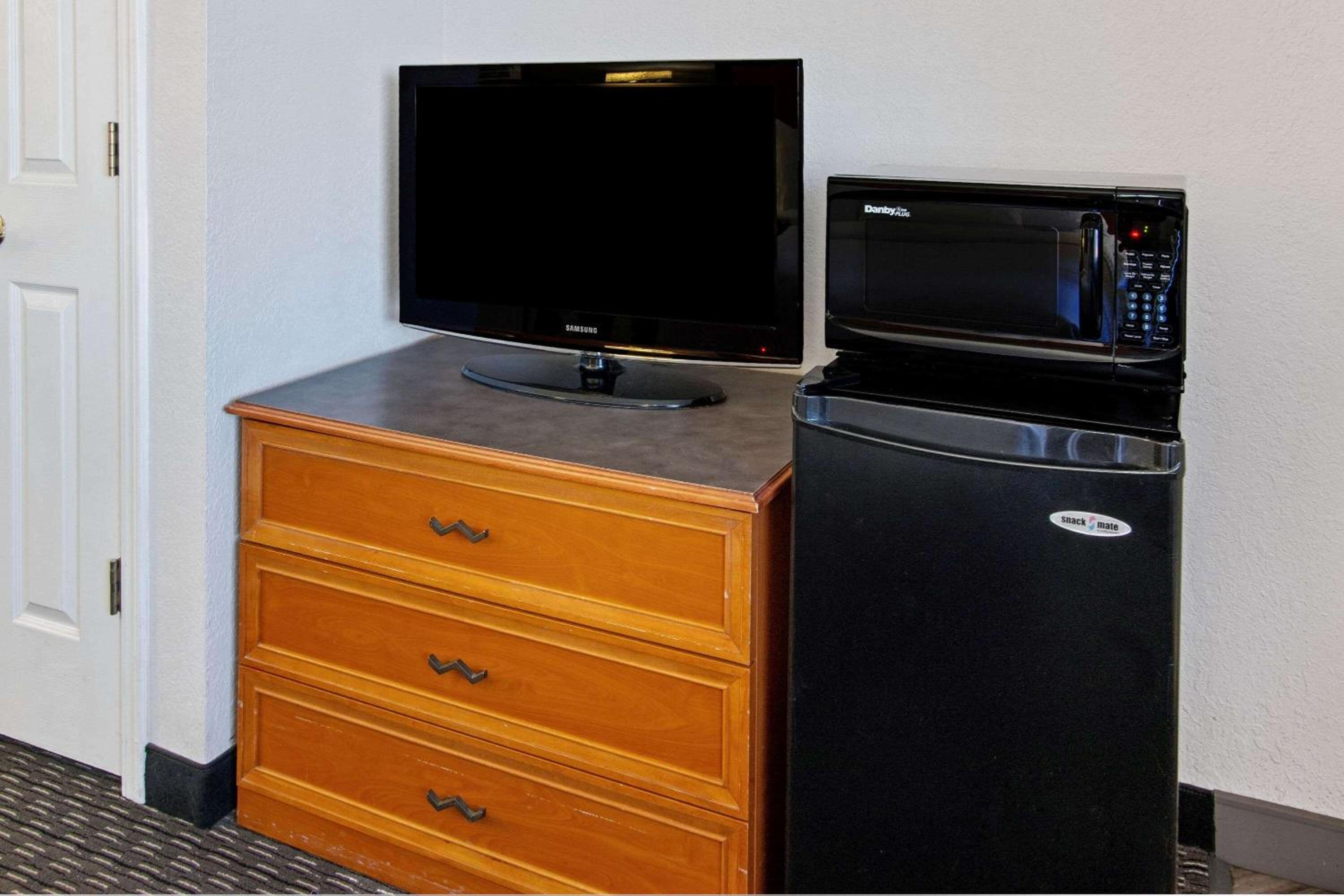 King Room - Disability Access - Photo 3